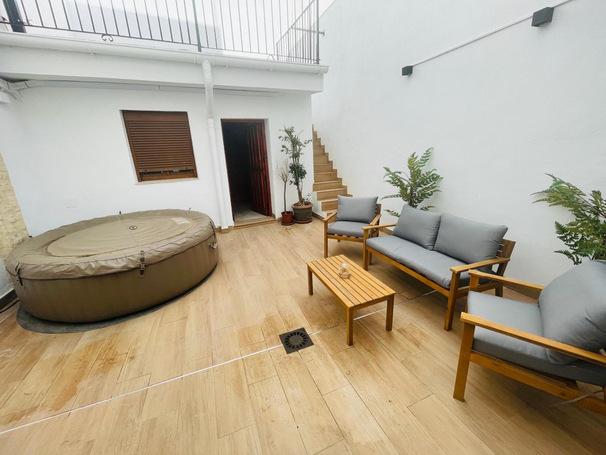 Dream Big With Jacuzzi And Terrace In Ruzafa Apartment Valencia