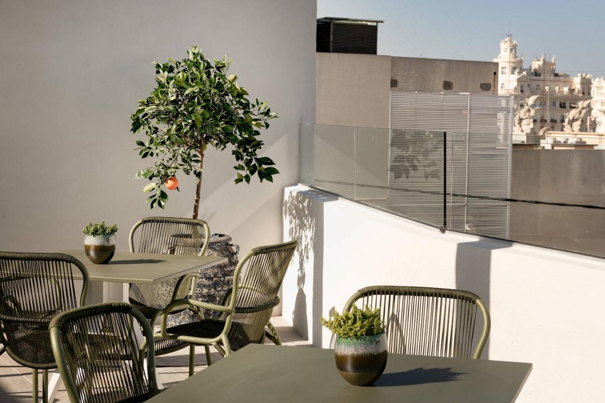 Palacio Santa Clara, Autograph Collection 4*