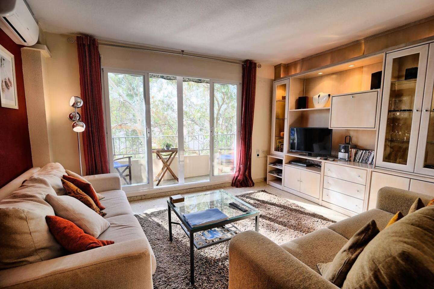 Comfy And Luminous With Balcony Apartment *