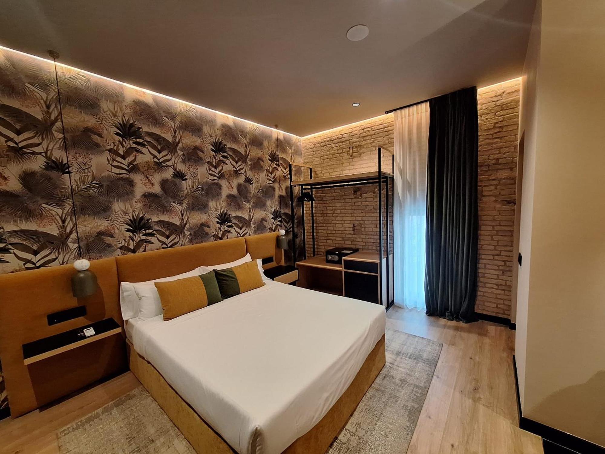 Saman Boutique Hotel 4*