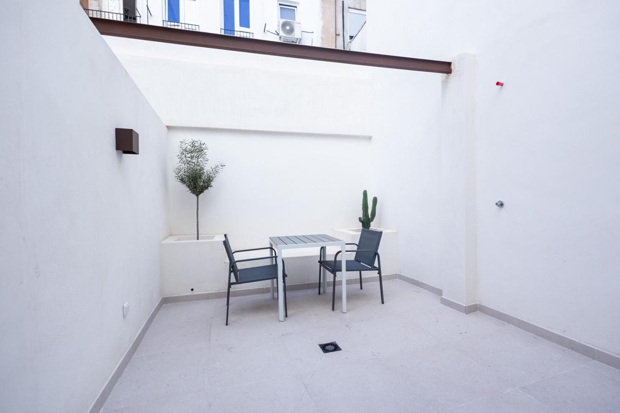 Yard Patraix By Concept Flats