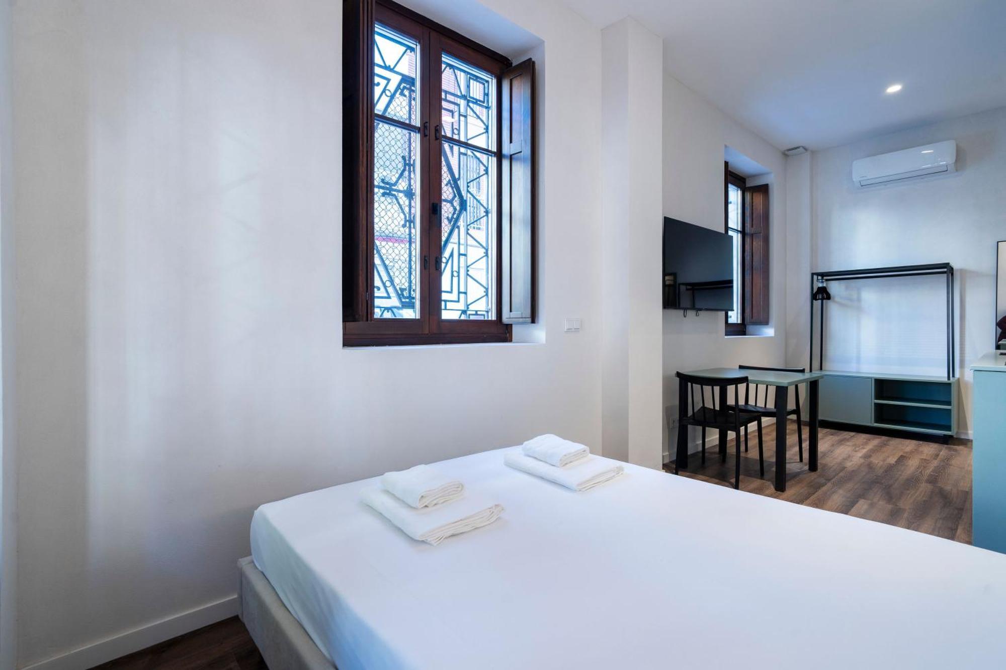 Hotel Vlc Host - Reina 168