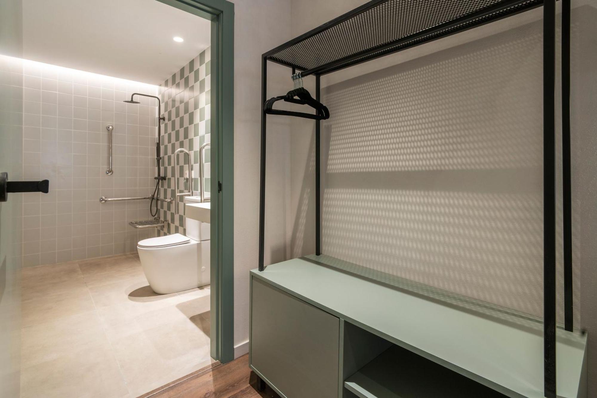 Vlc Host - Reina 168 Hotel