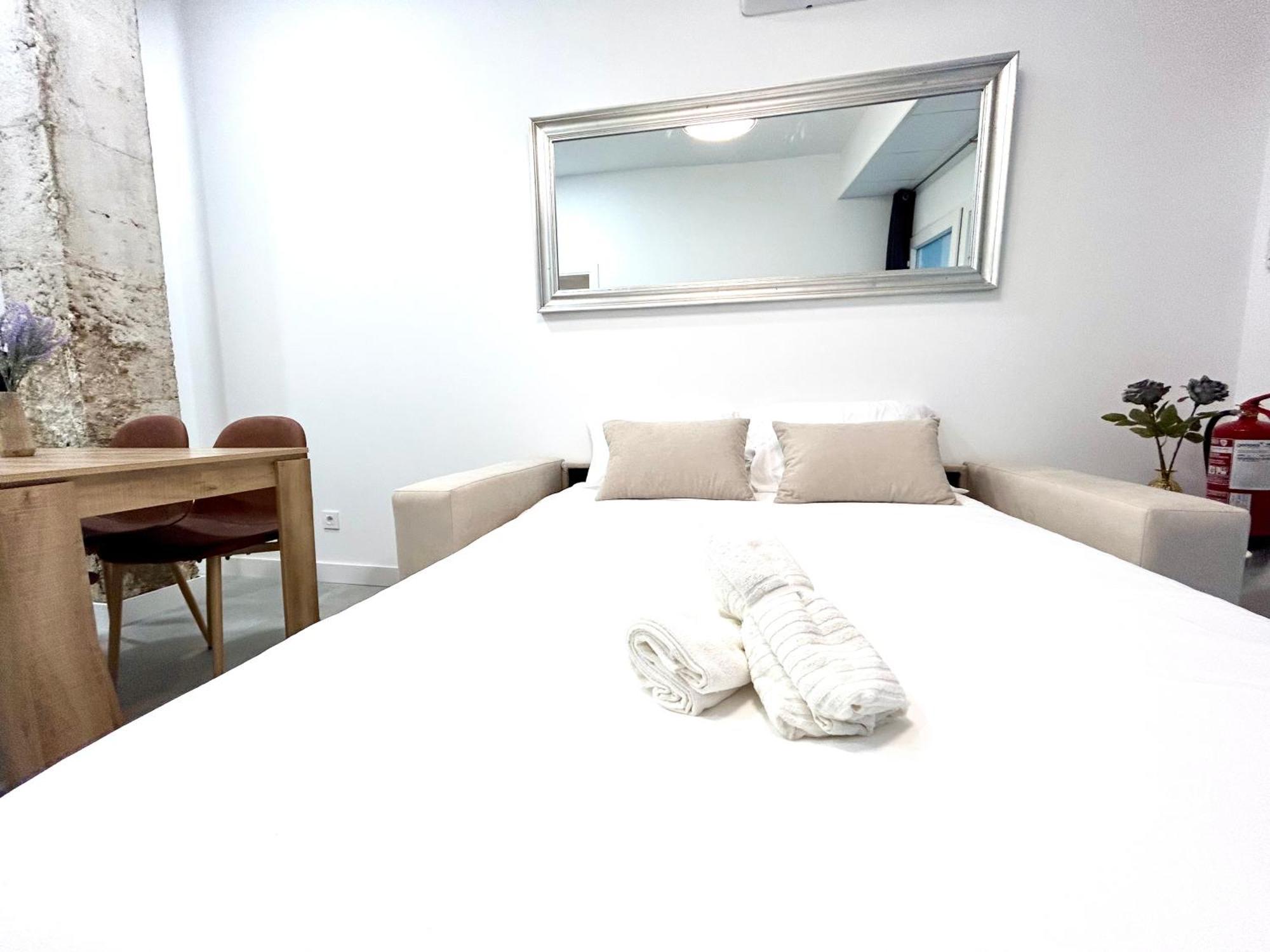 Convenient, Charming 15 Mins From Center Apartamento *
