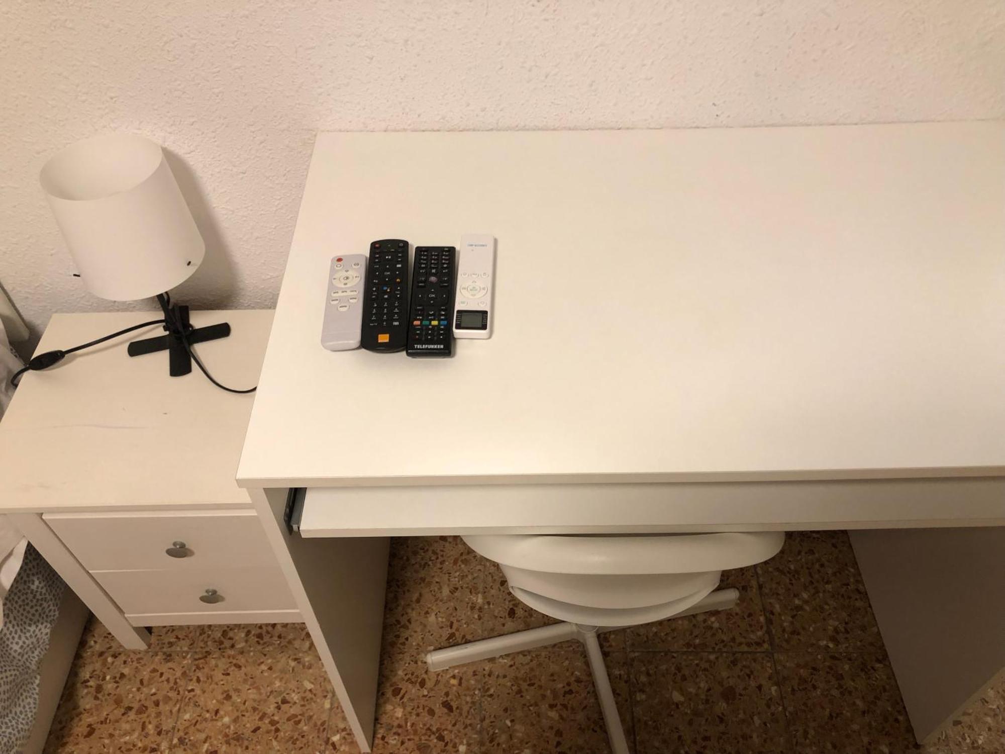 Alojamiento Puerto De Dos Dormitorios, Cocina Y Bano Privatunterkunft Valencia