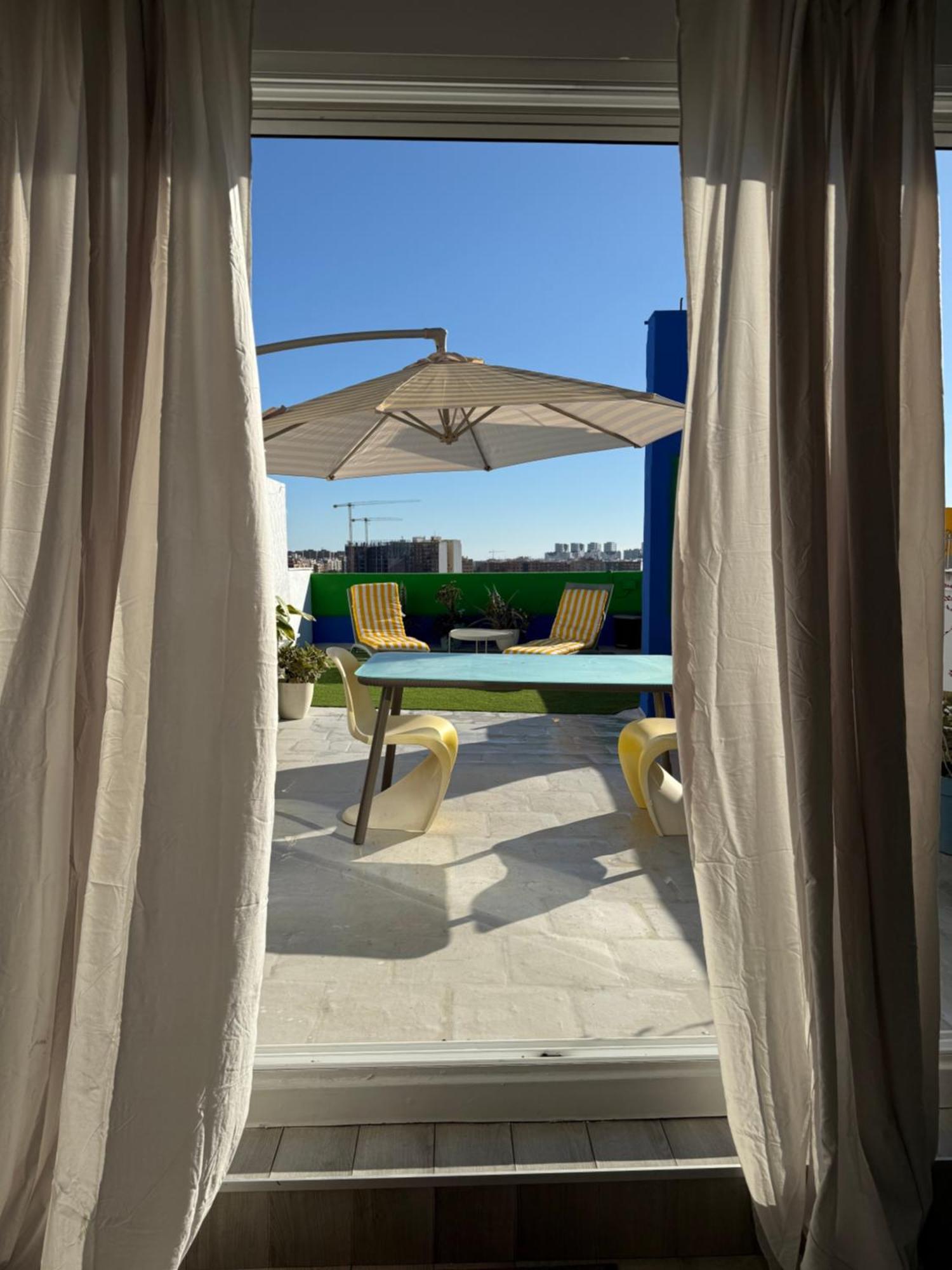 Petite Penthouse With The Sunniest Terrace In Apartment