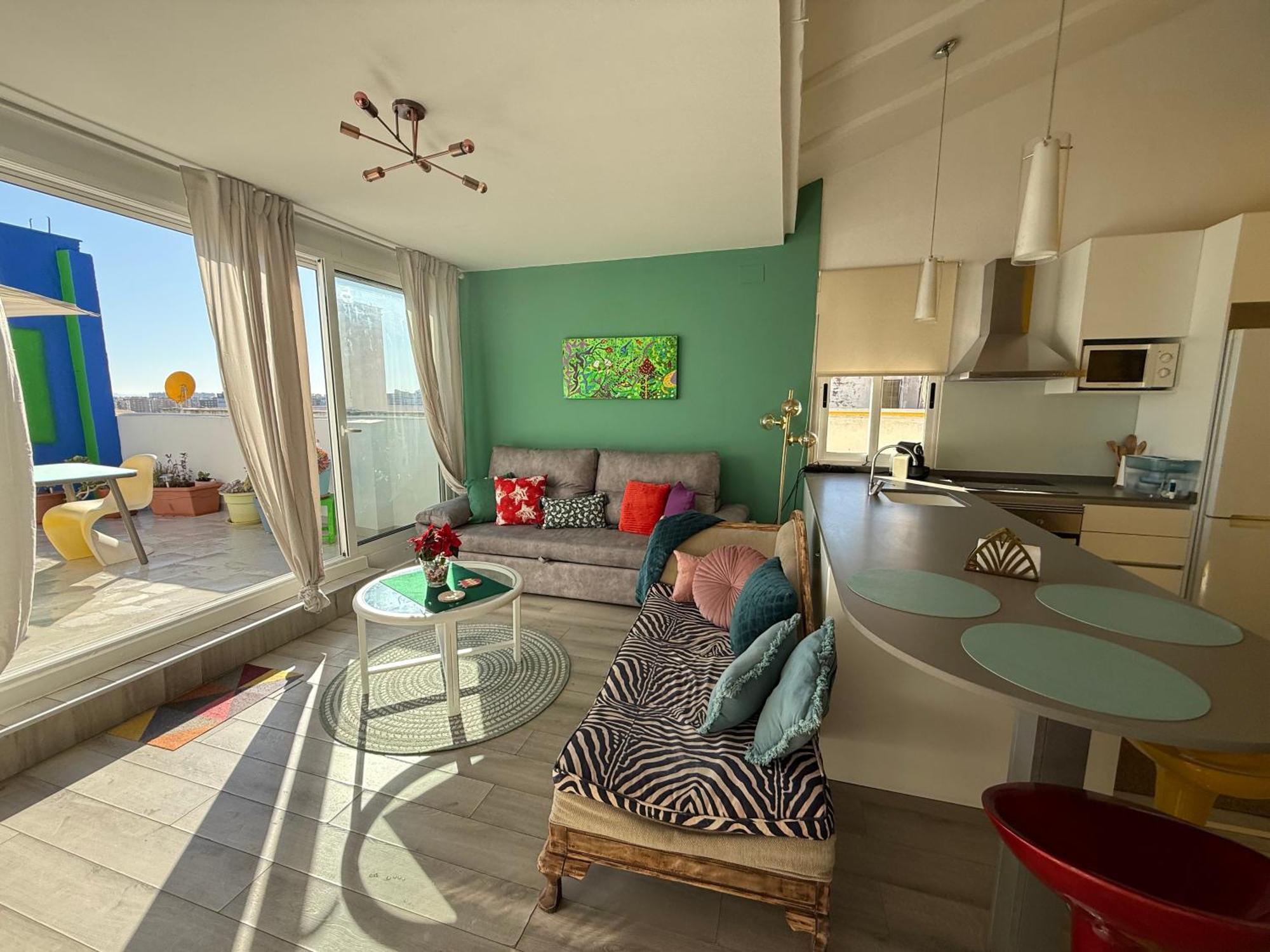 Petite Penthouse With The Sunniest Terrace In * Valencia