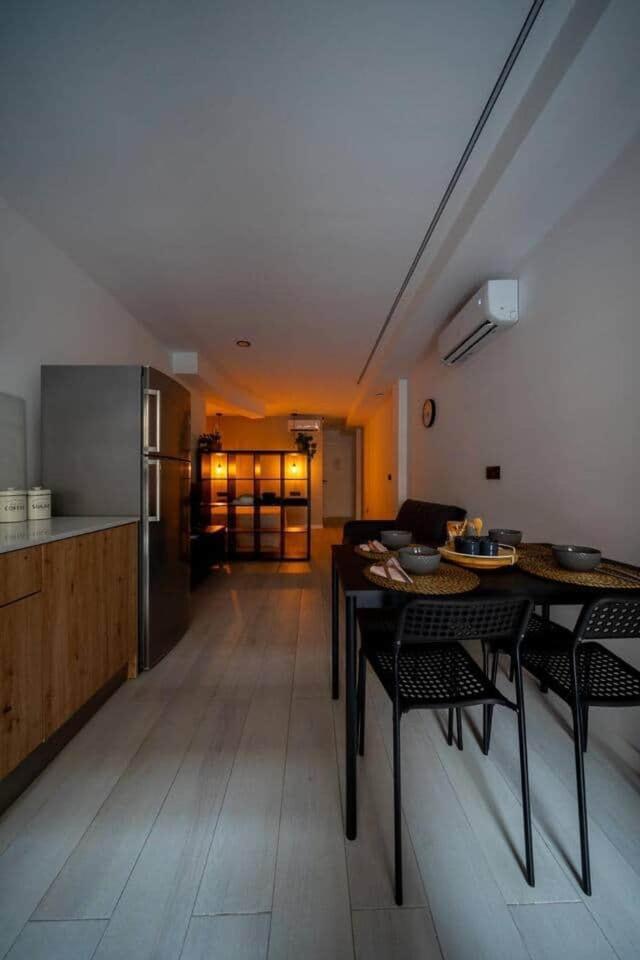Moderno Estudio En El Centro De Apartment