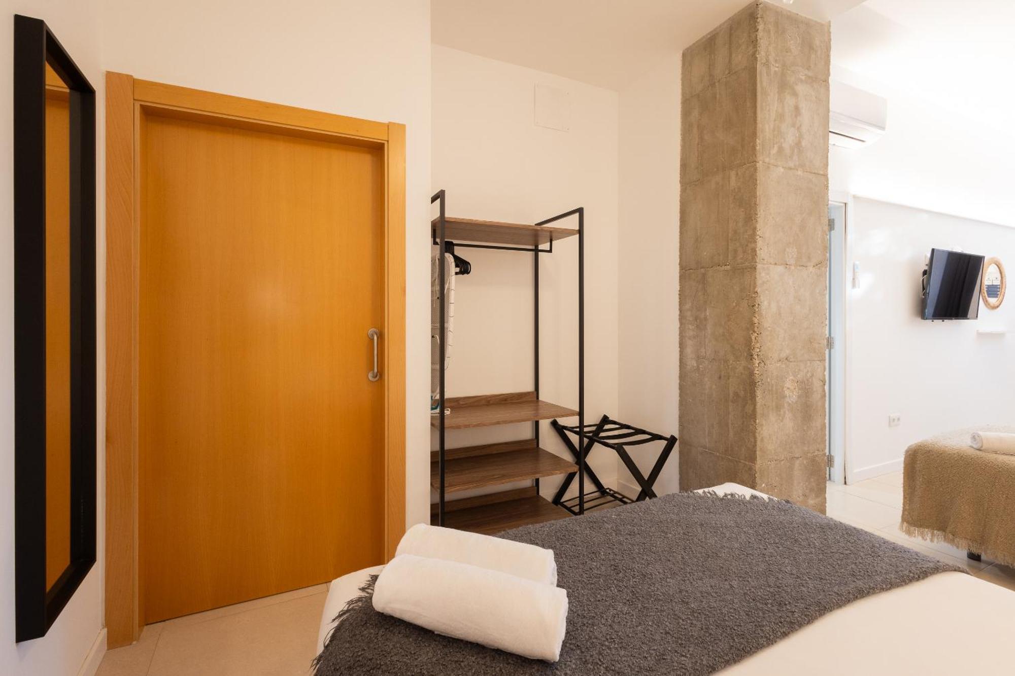 Florit Flats - The Pitiusas Apartment