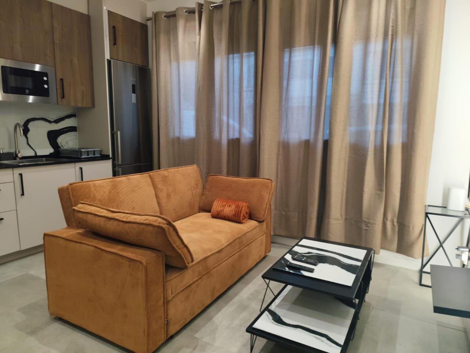 Amplio Estudio En Apartment