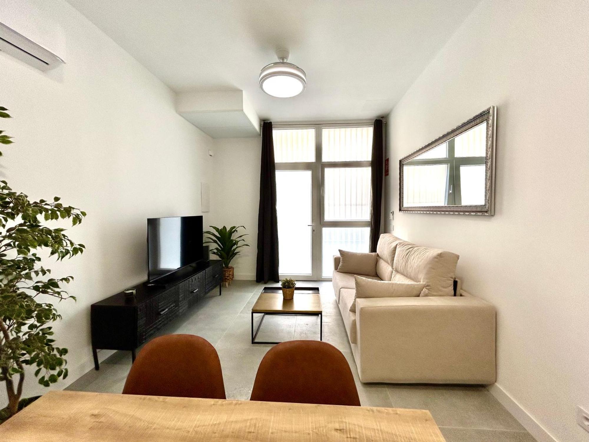 Apartment Getaway - Jacuzzi, Space & Comfort