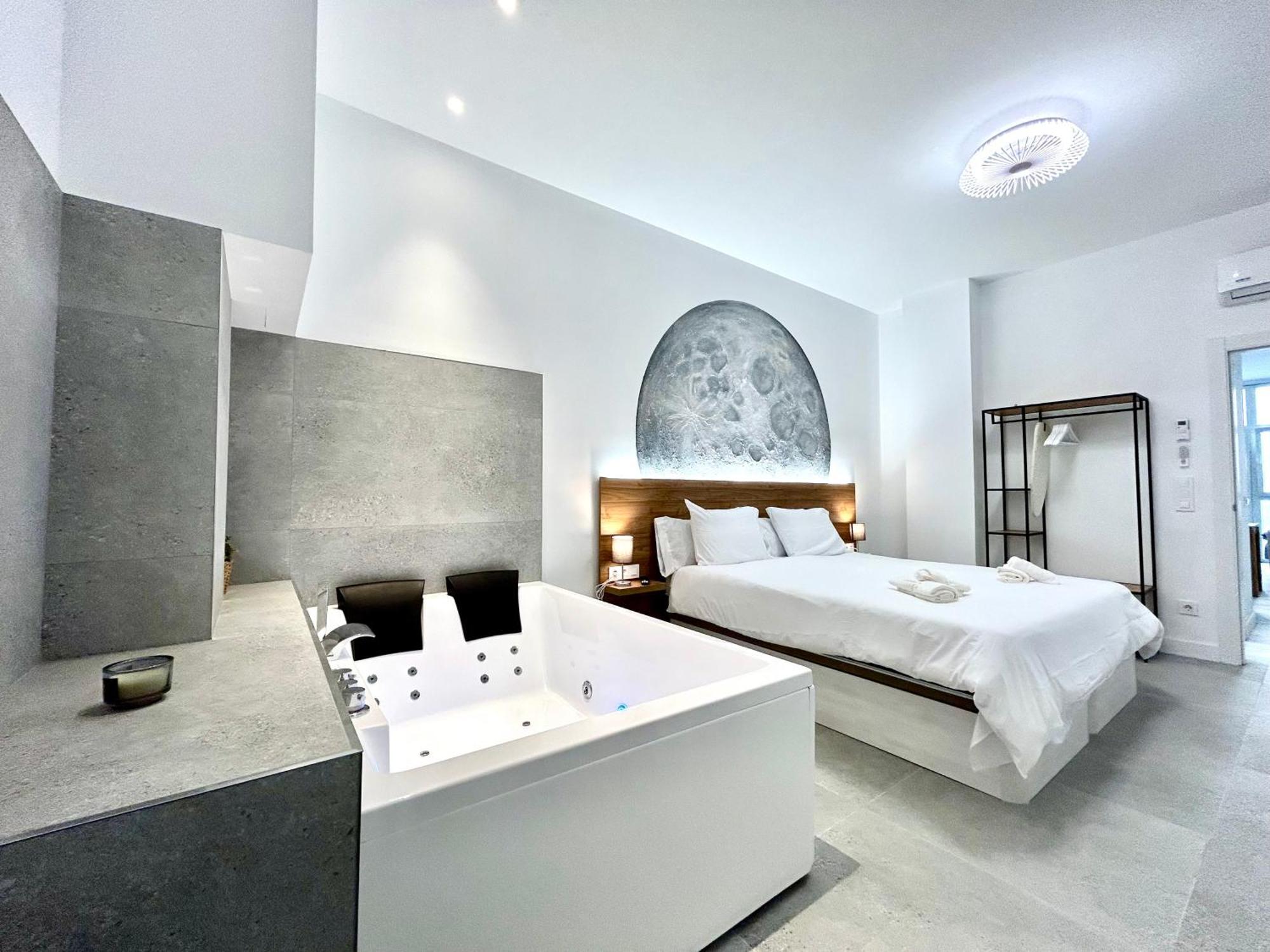 Getaway - Jacuzzi, Space & Comfort * Valencia