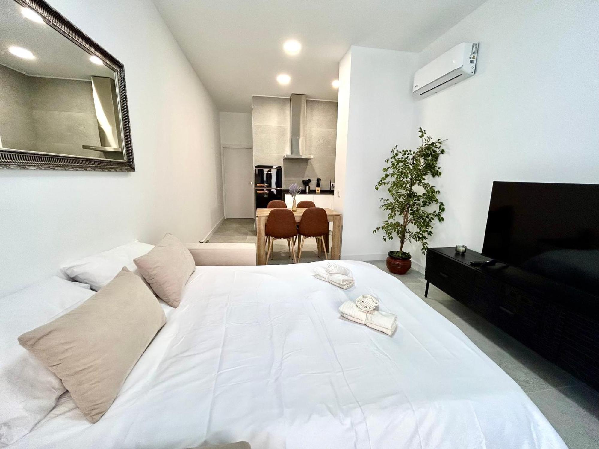 Apartment Getaway - Jacuzzi, Space & Comfort Valencia