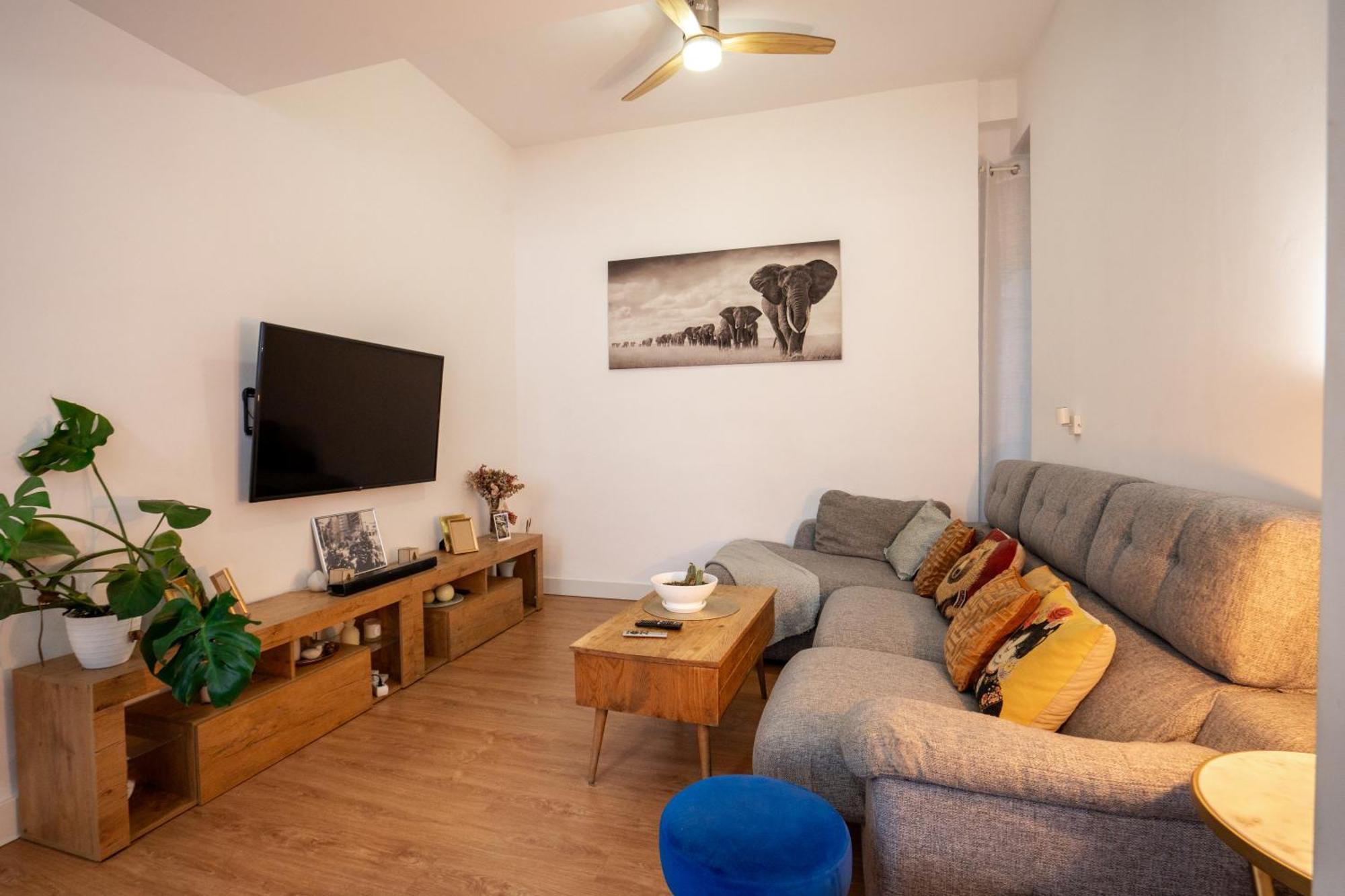 Con Terraza Y Bano Privado Y Comodidades Compartidas