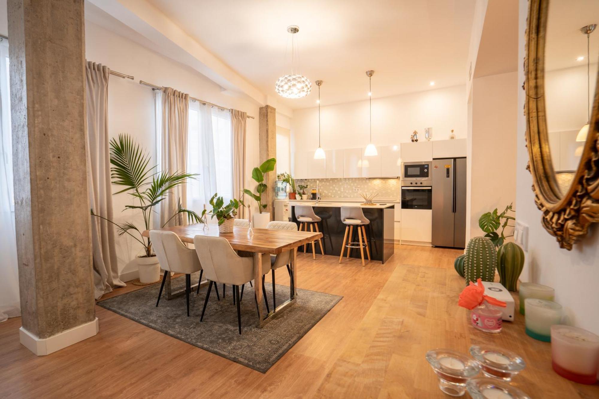 Homestay Con Terraza Y Bano Privado Y Comodidades Compartidas