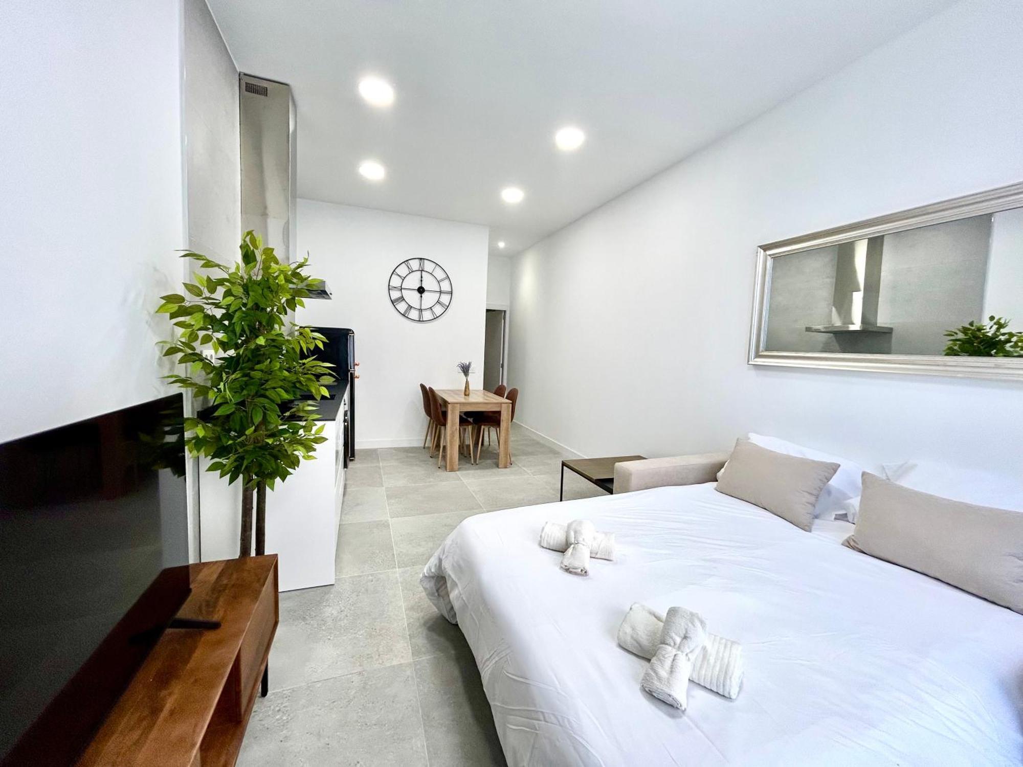 Urban Escape Comfort Meets Luxury, 4 Ppl Apartment