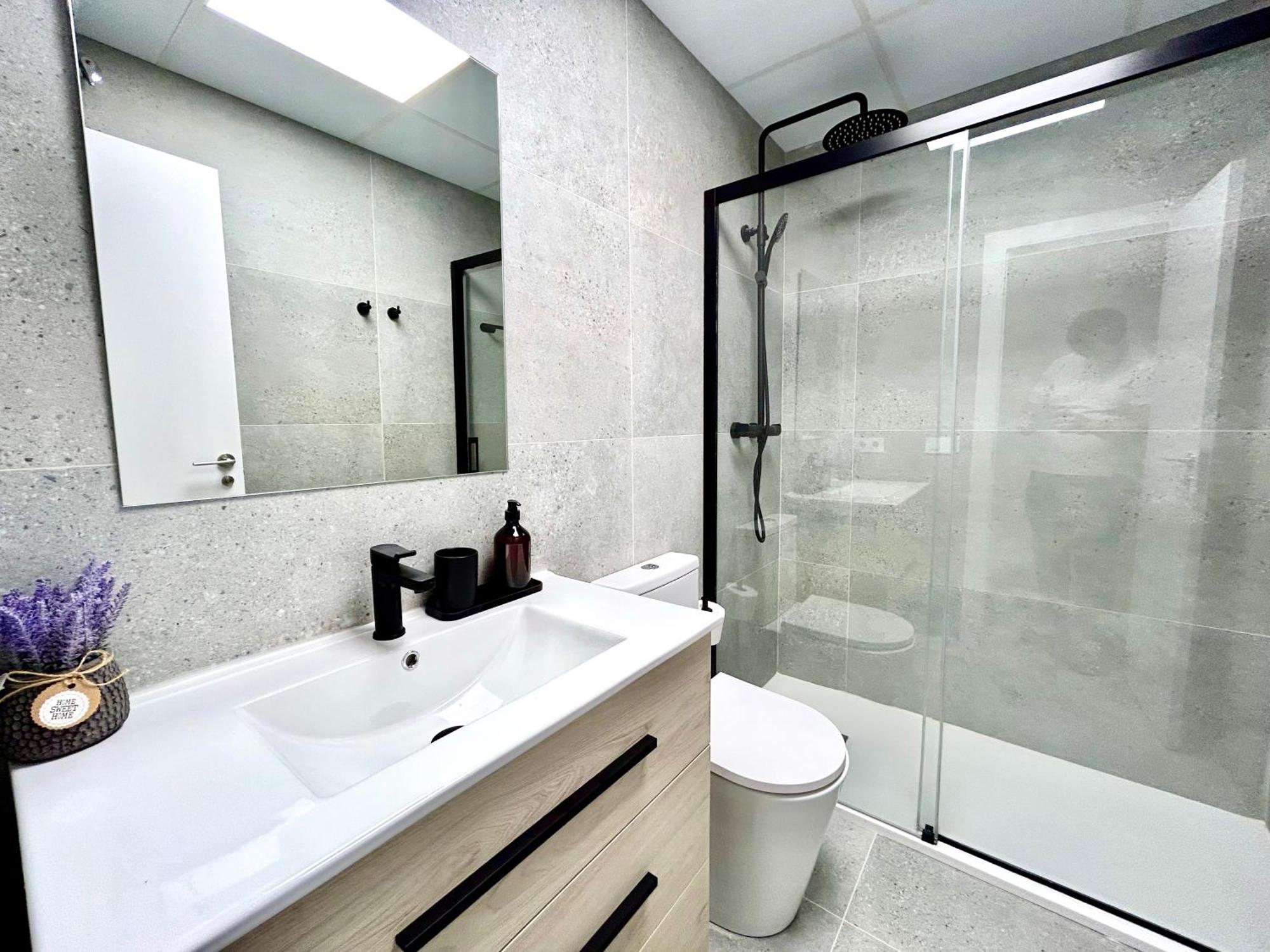 Urban Escape Comfort Meets Luxury, 4 Ppl Apartment Valencia