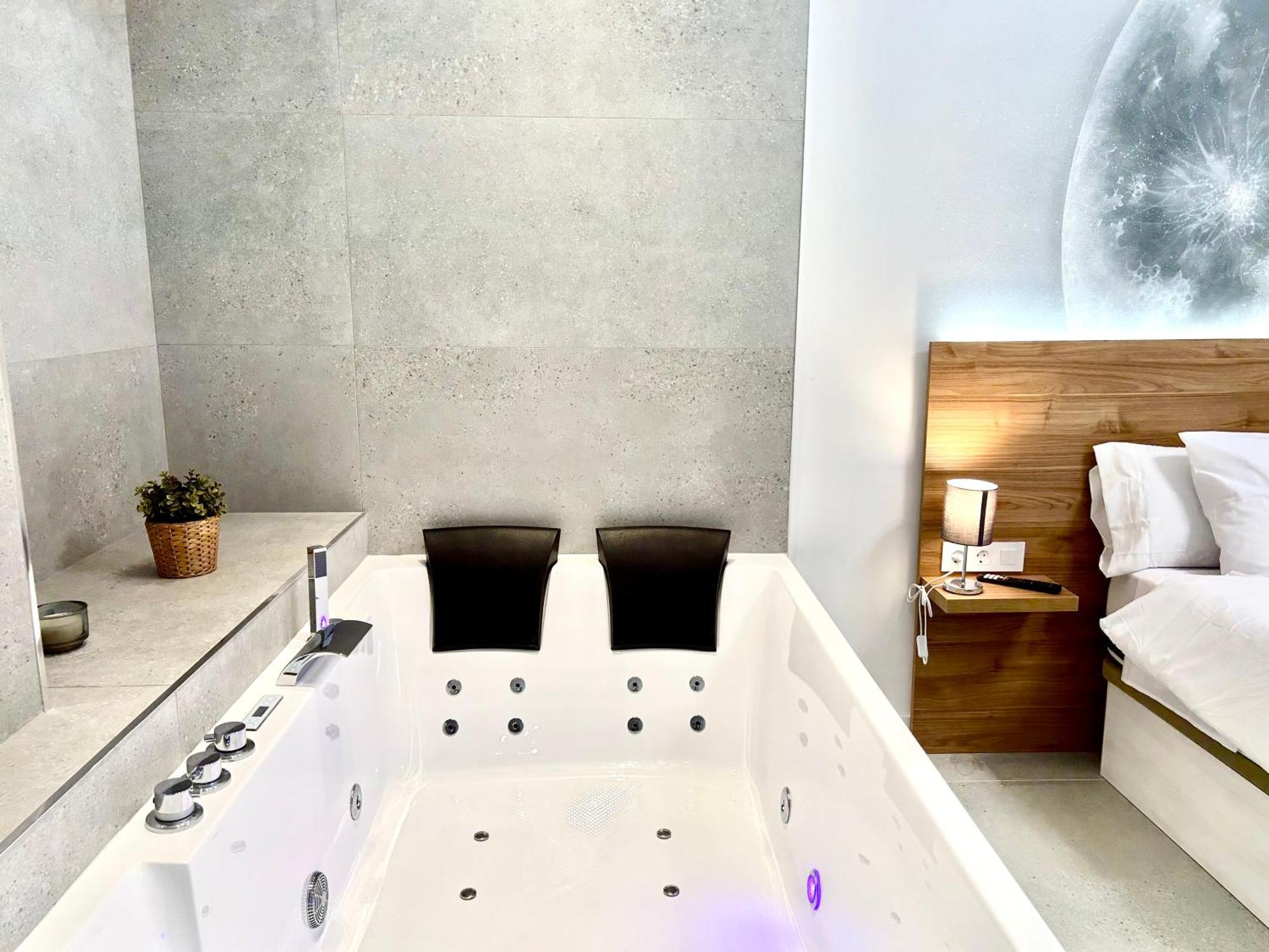 Urban Escape Comfort Meets Luxury, 4 Ppl Apartment *