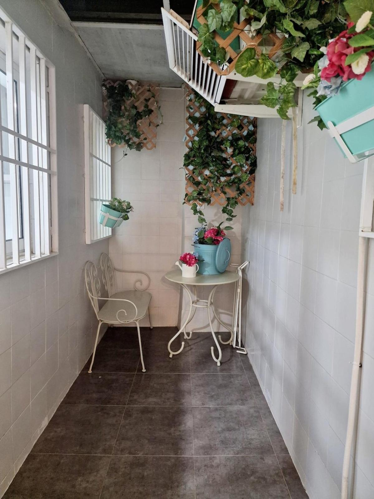 Apartamento En Planta Baja-ruzafa *