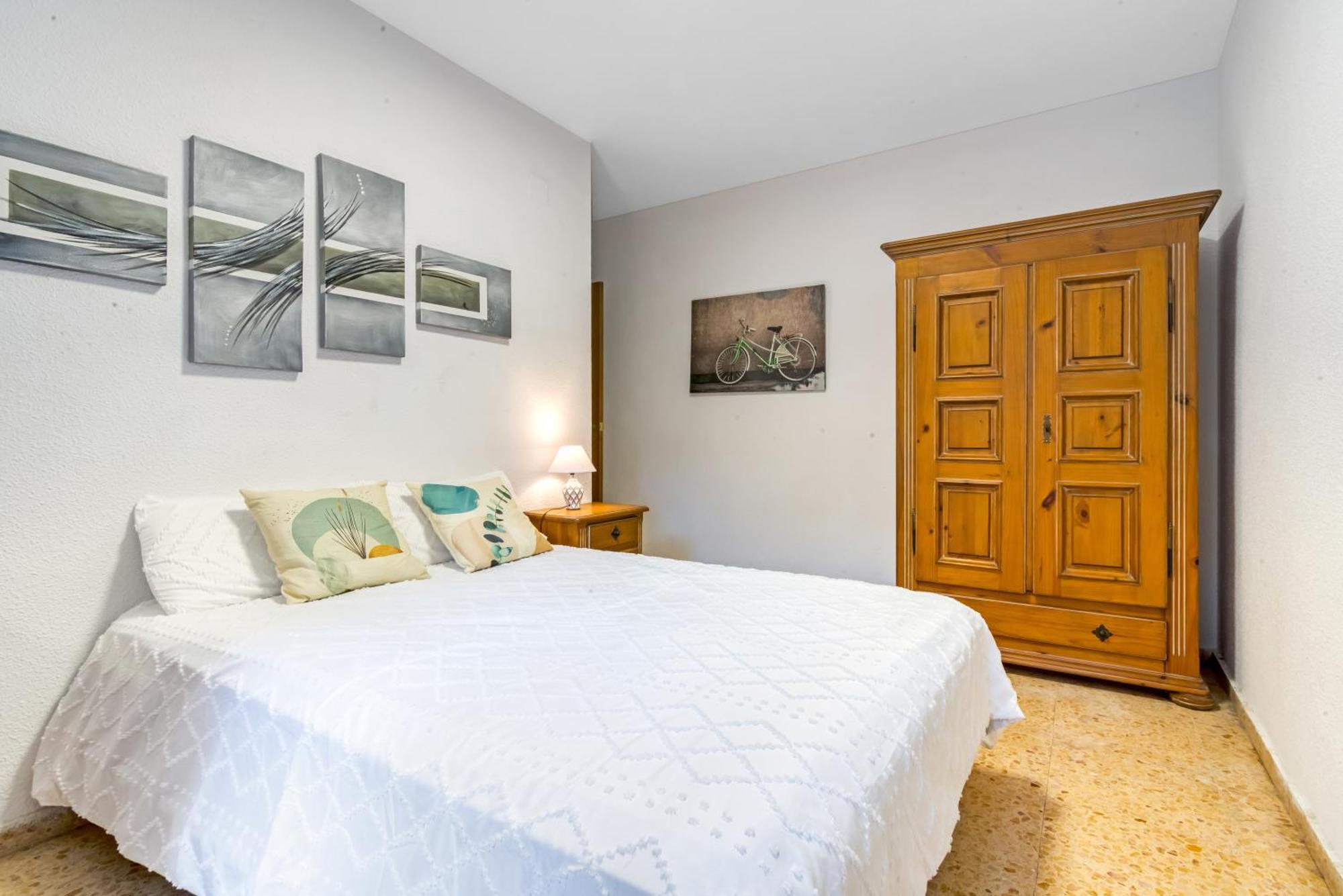 Centrally Located Temporary, Very Spacious Pataconabluerentals * Valencia