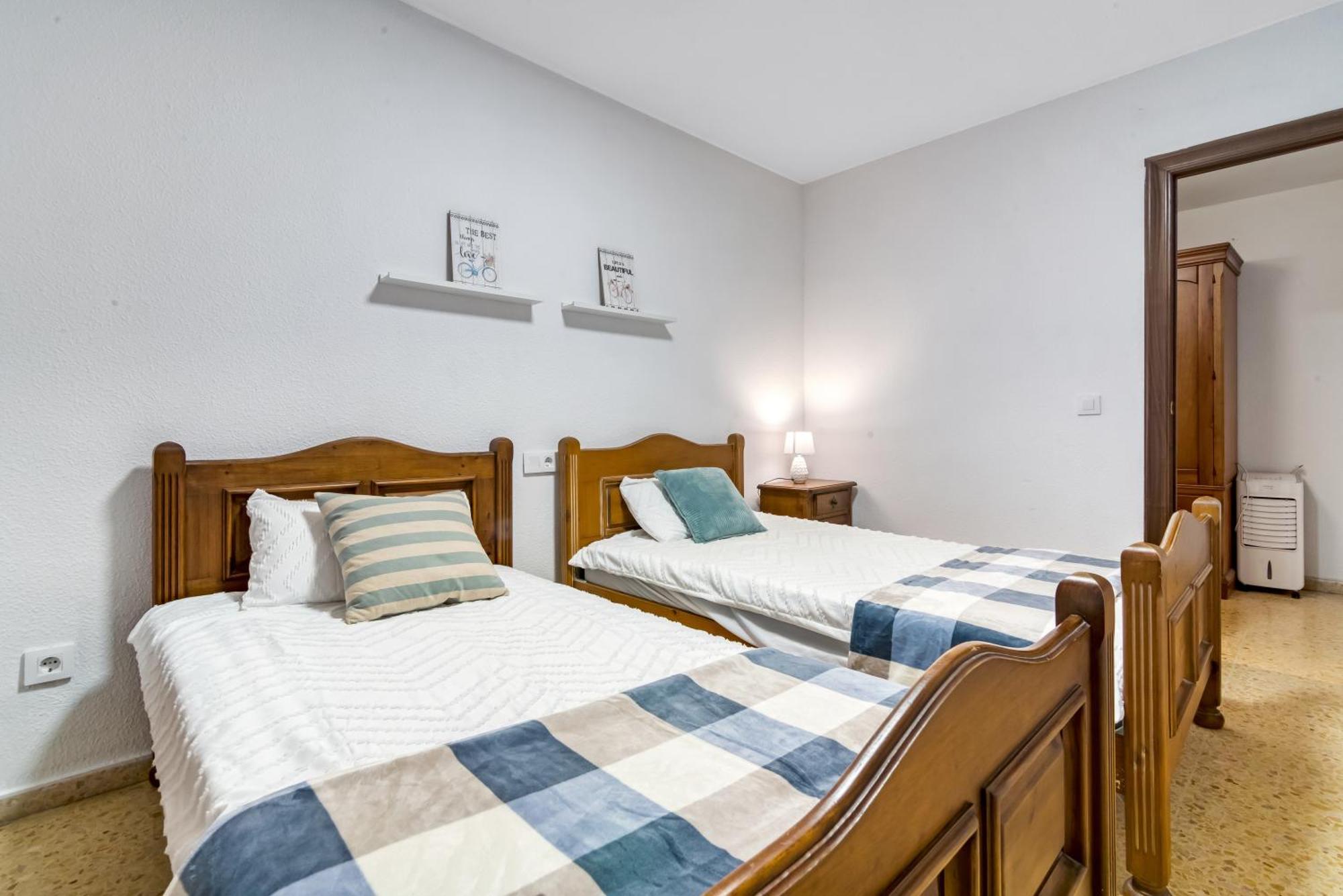 Centrally Located Temporary, Very Spacious Pataconabluerentals * Valencia