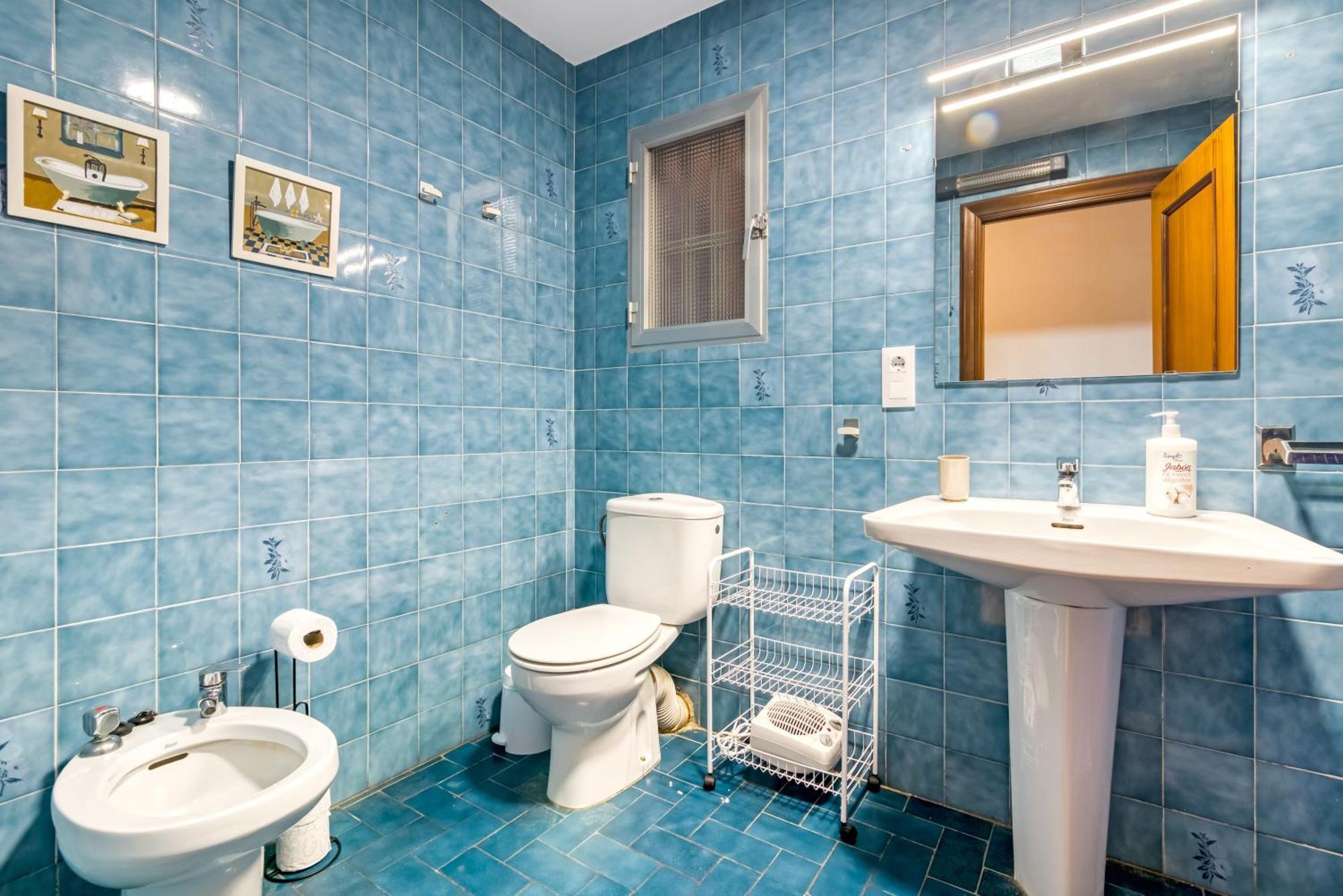 Centrally Located Temporary, Very Spacious Pataconabluerentals Valencia