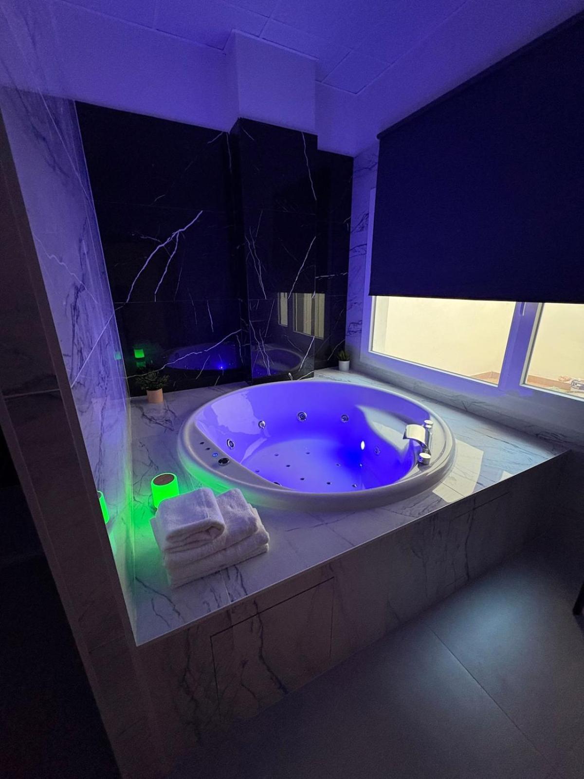 Centric Loft Near Arts & Science Apartment