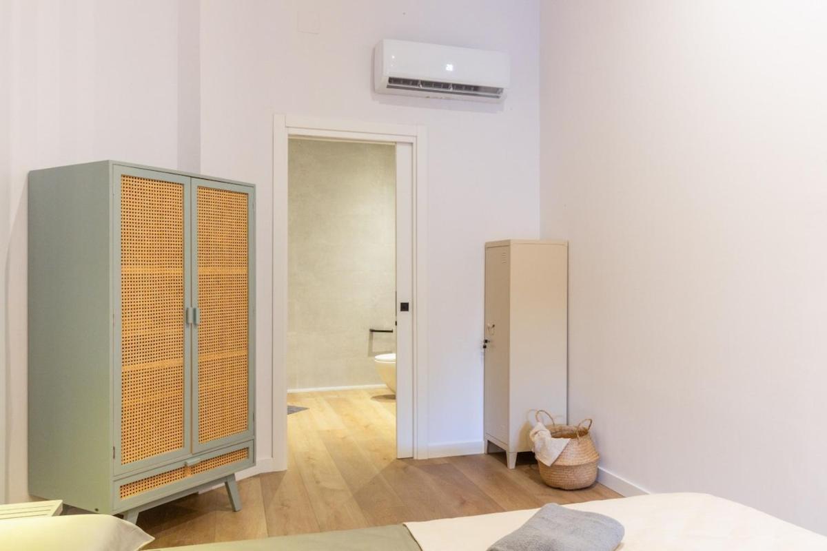 Mestalla Flats & Rut Apartment