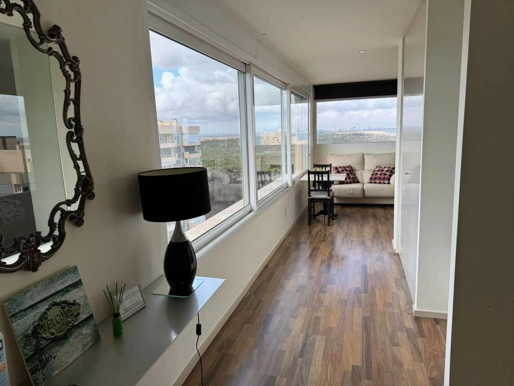 Spacious In With Sea View - 160 Sqm *