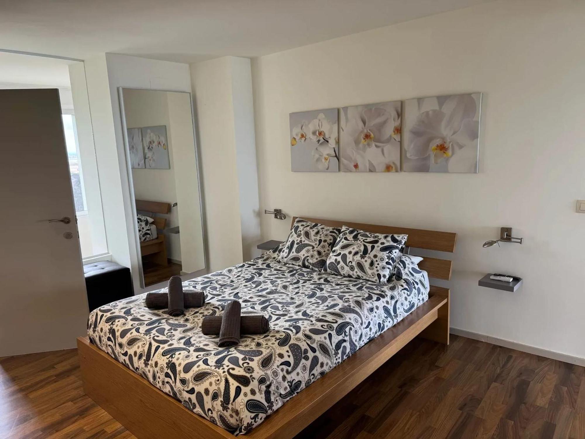 Apartment Spacious In With Sea View - 160 Sqm *