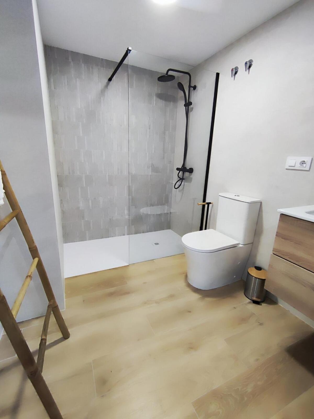 Rio Turia Jirafa Apartment Valencia