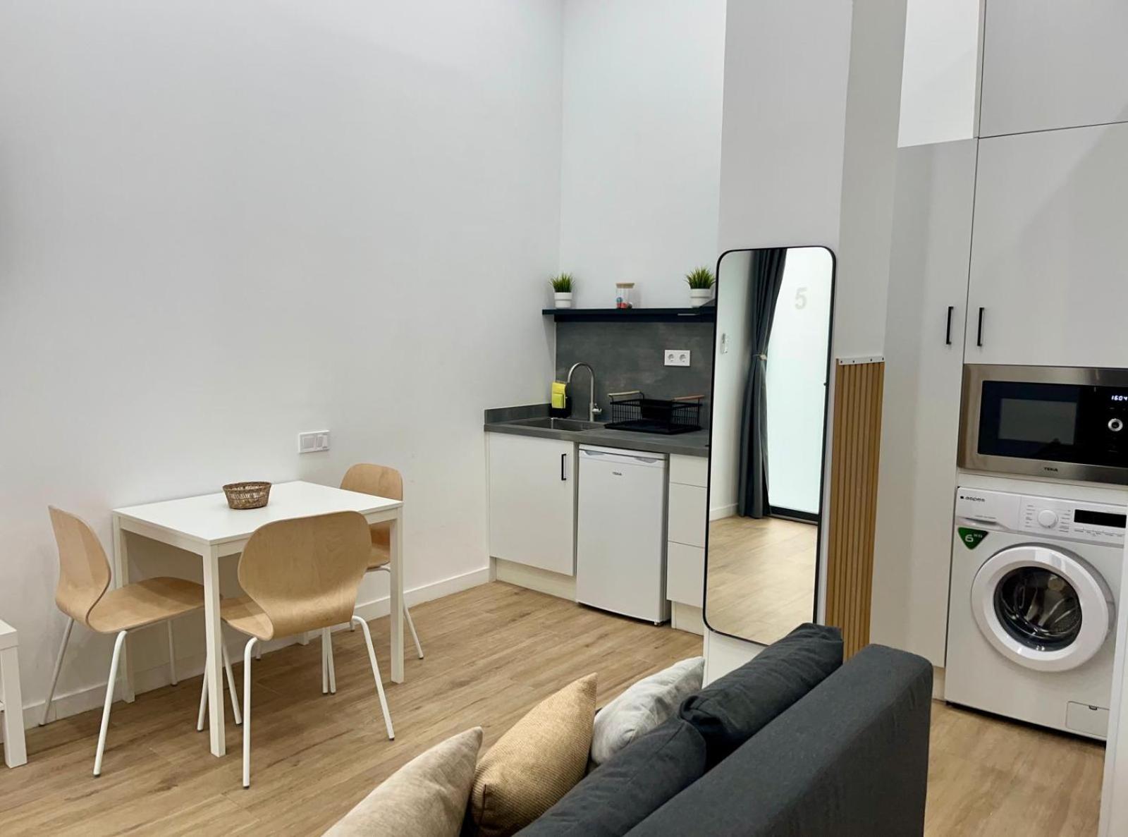 Loft Cerca De Playa Y Ciudad De Artes Y Ciencias Apartment *