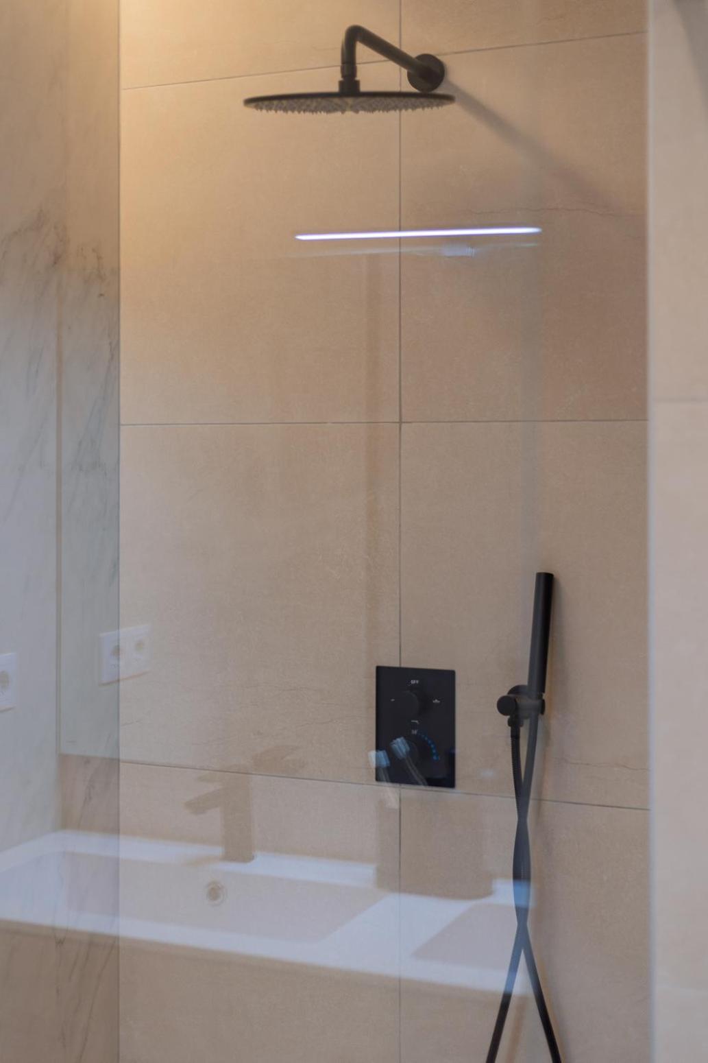 Apartment Explore Luxury Meets Comfort Valencia