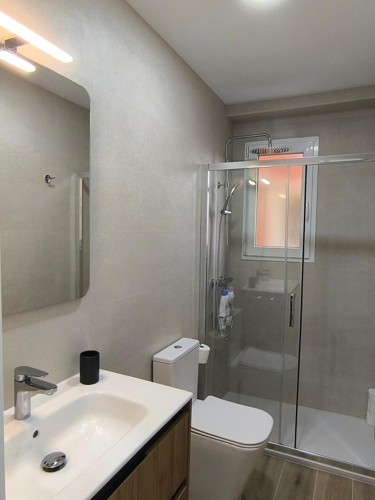 In With Wifi + Parking. Apartment *