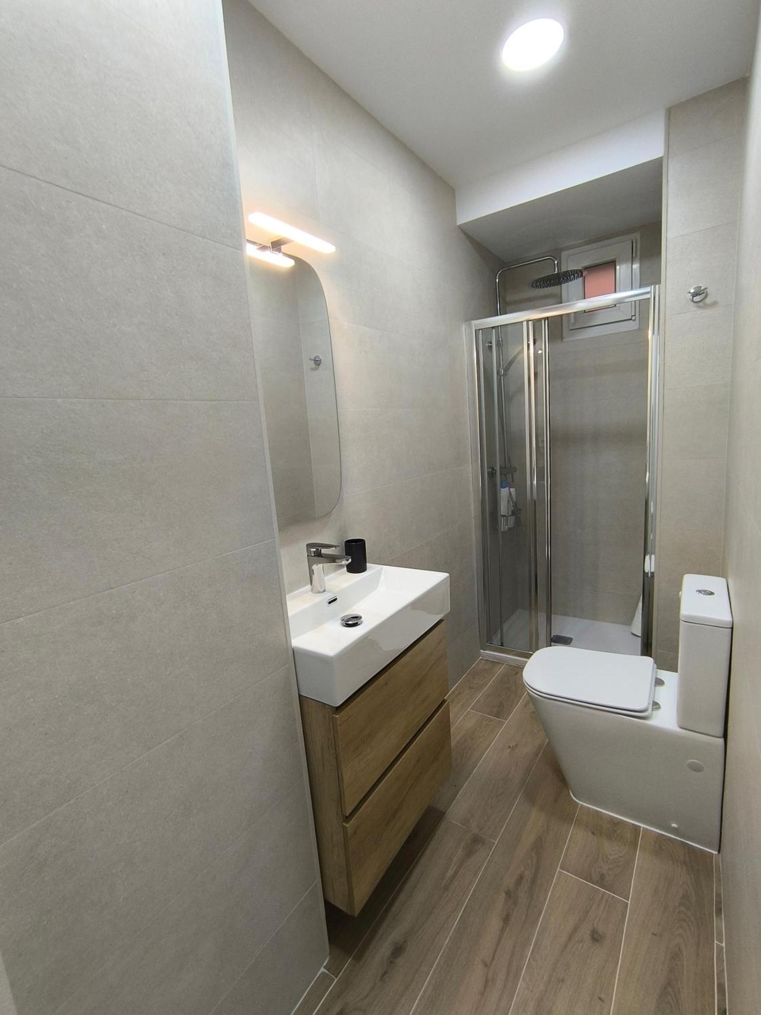 Apartment In With Wifi + Parking. *