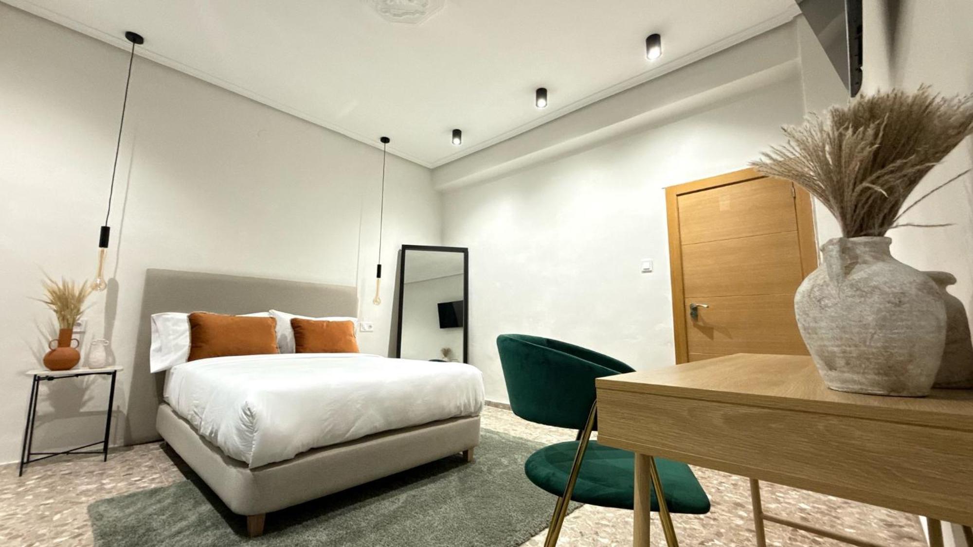 Homestay Valencia, Netflix, 4 Mins Walk To The *