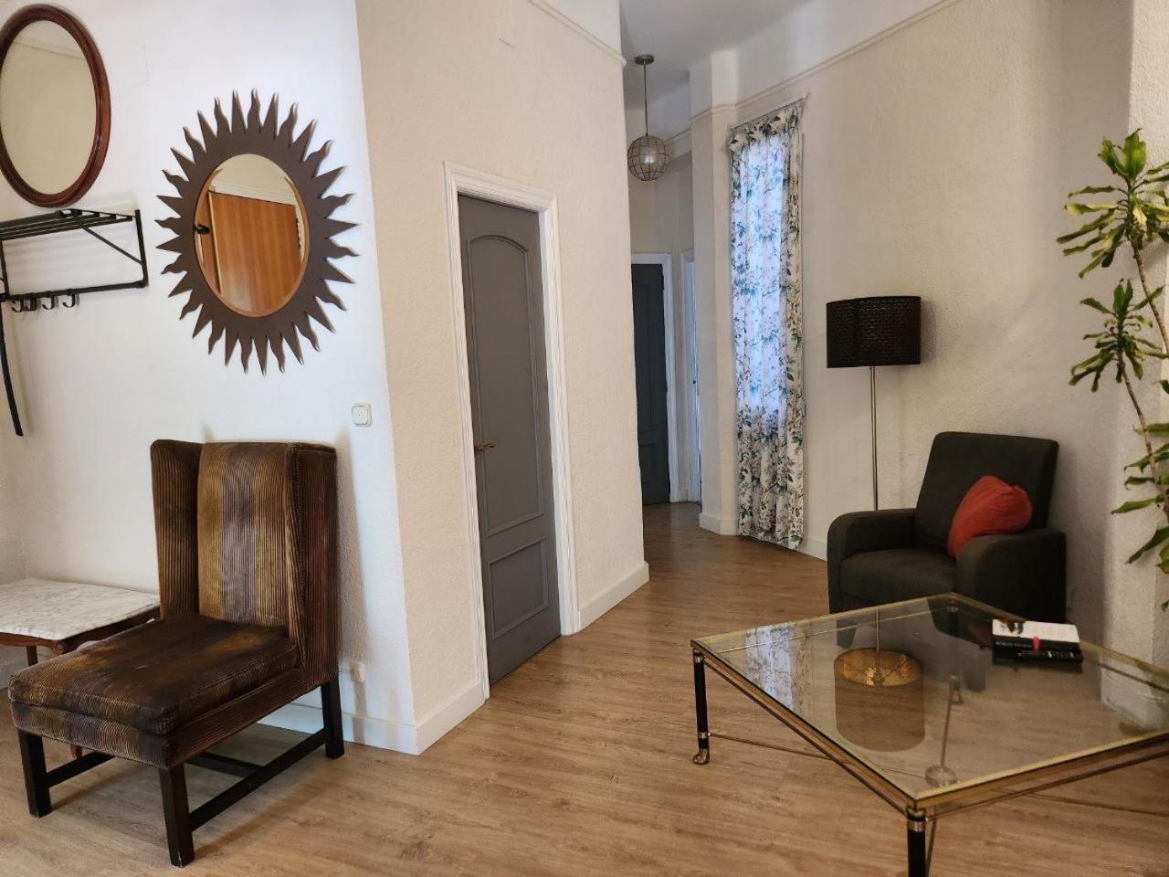 With Terrace In The Center Russafa, Wifi Apartment