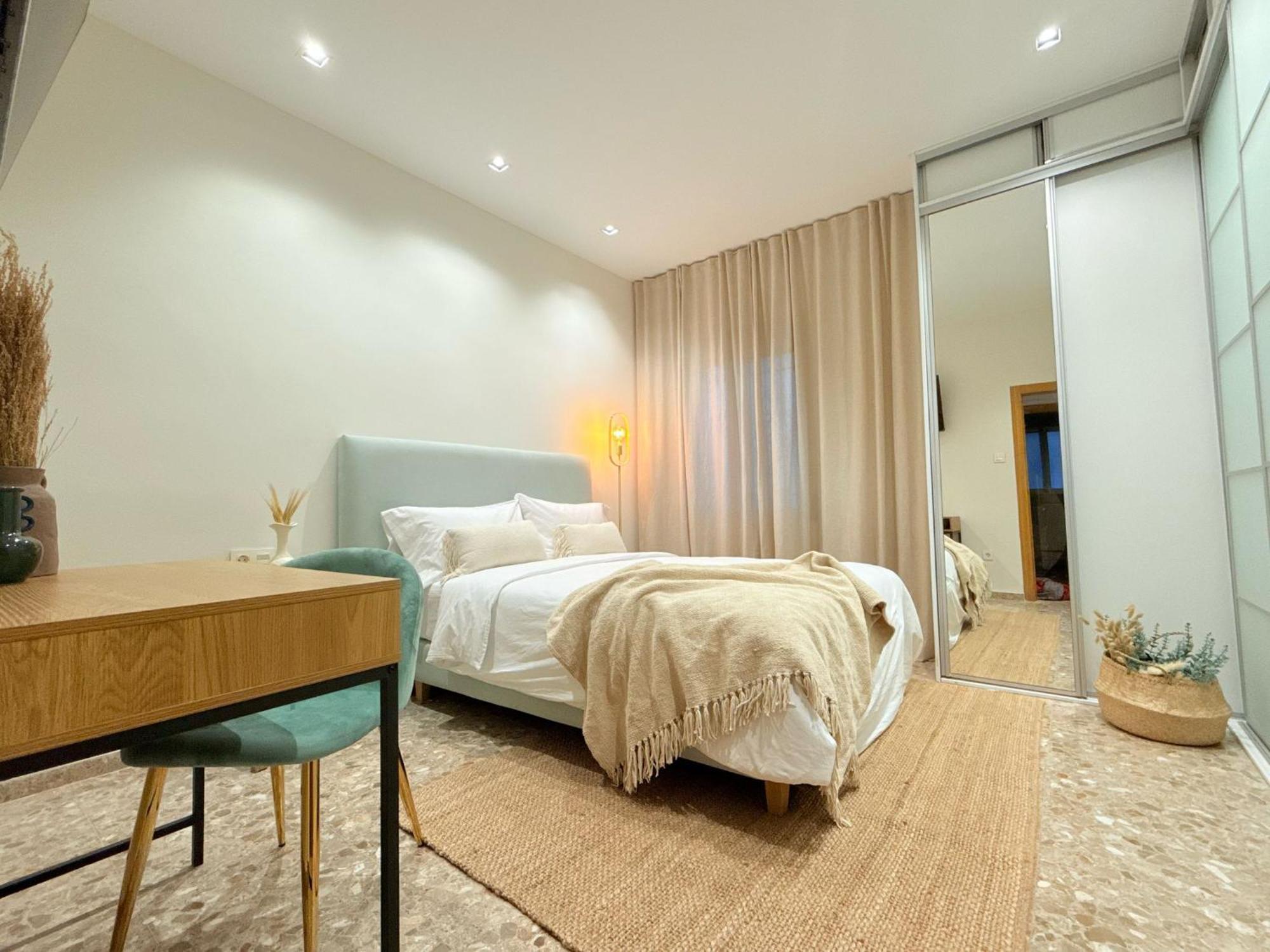 Homestay Valencia, Netflix, 4 Mins Walk To The Valencia