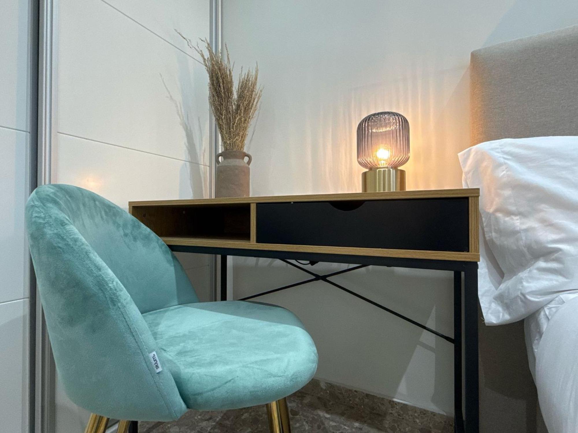 Valencia, Netflix, 4 Mins Walk To The * Valencia