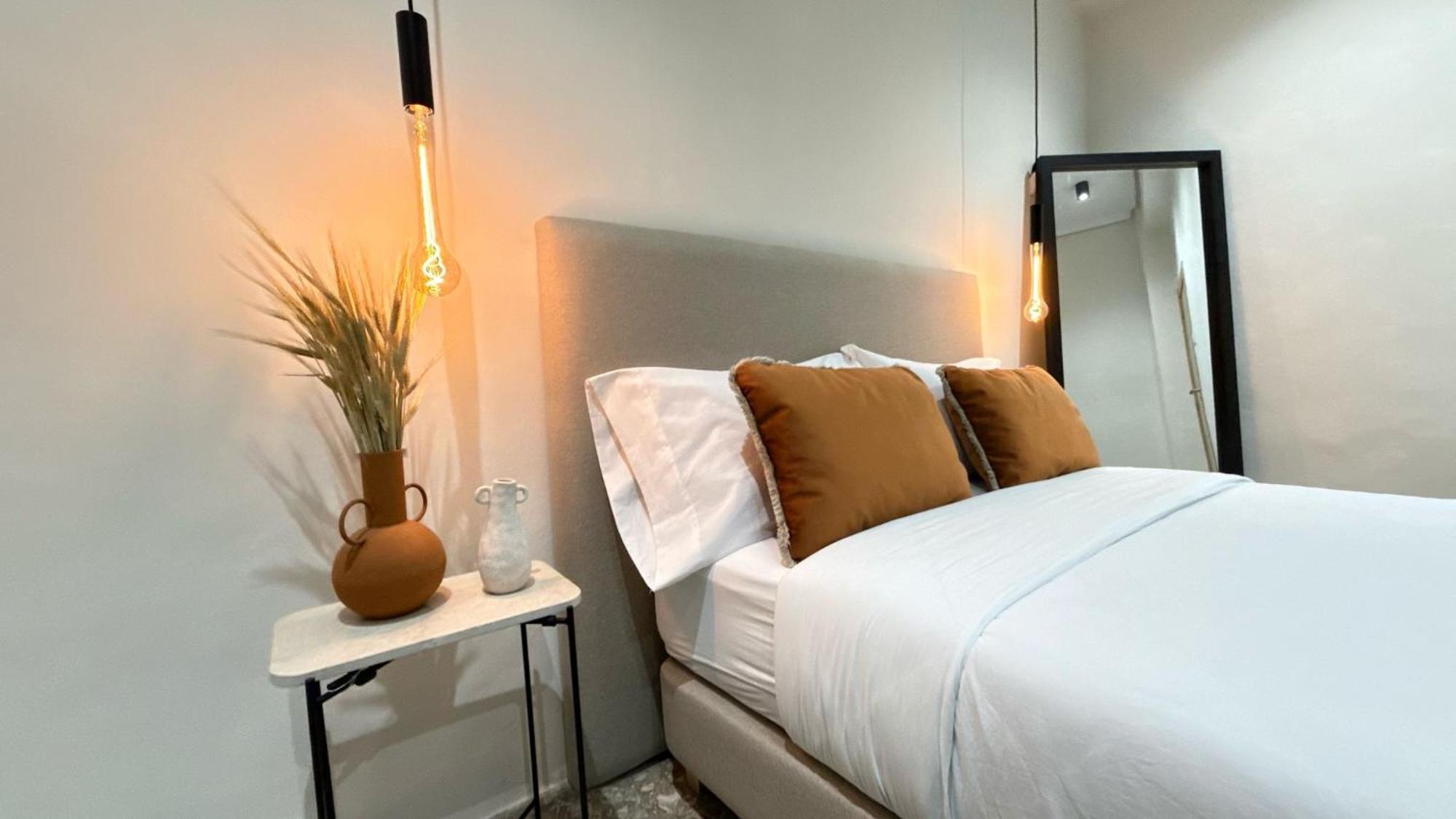 Valencia, Netflix, 4 Mins Walk To The *