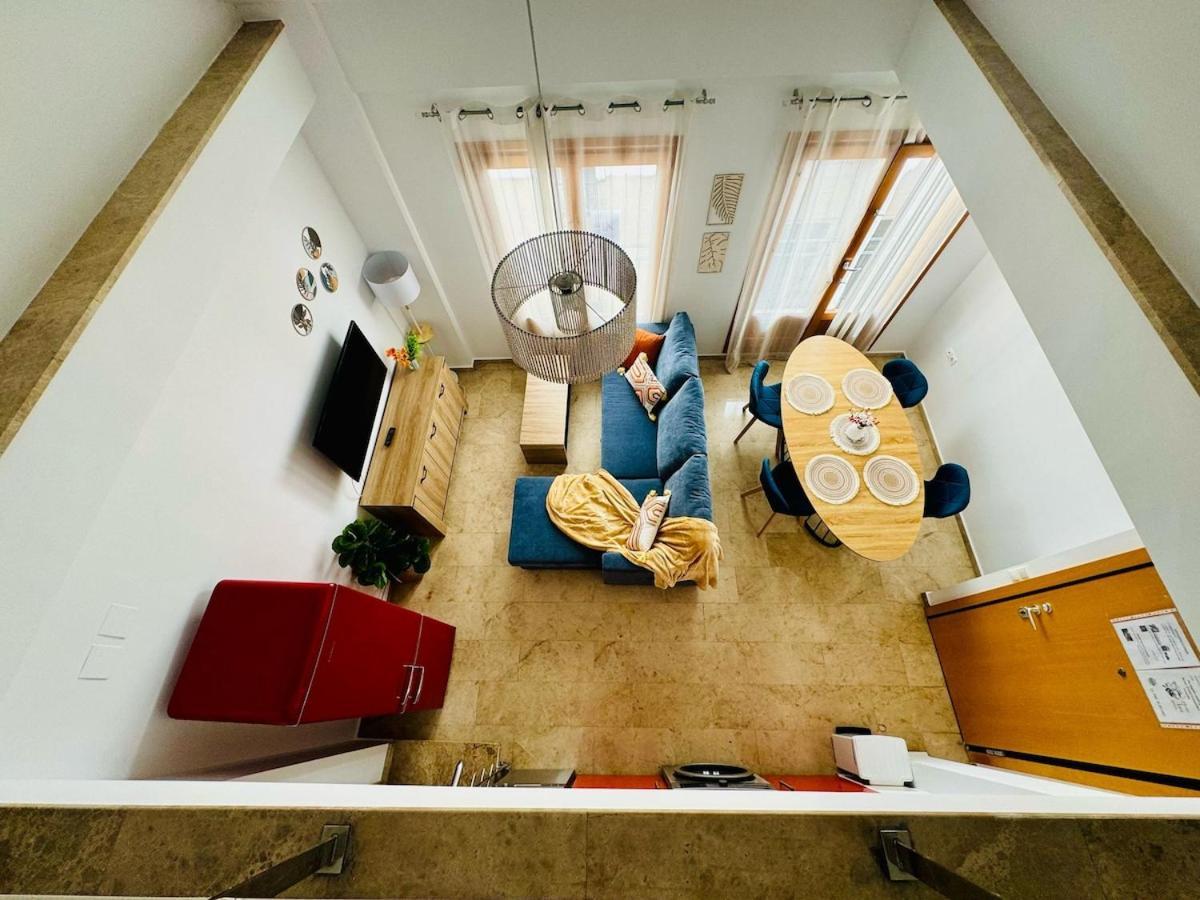 Apartment Abat 3 Cool & Wide Duplex Next To The Cathedral *