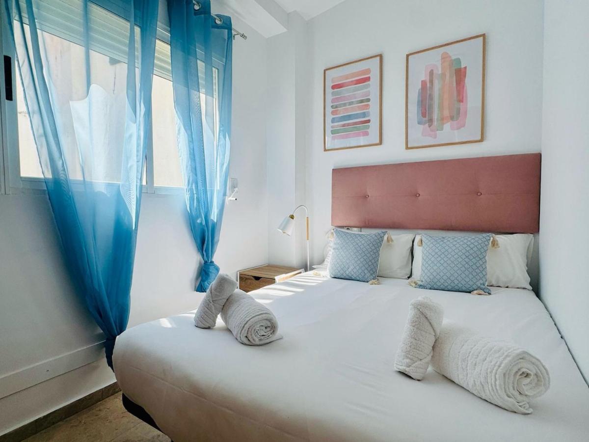 Abat 3 Cool & Wide Duplex Next To The Cathedral Apartment
