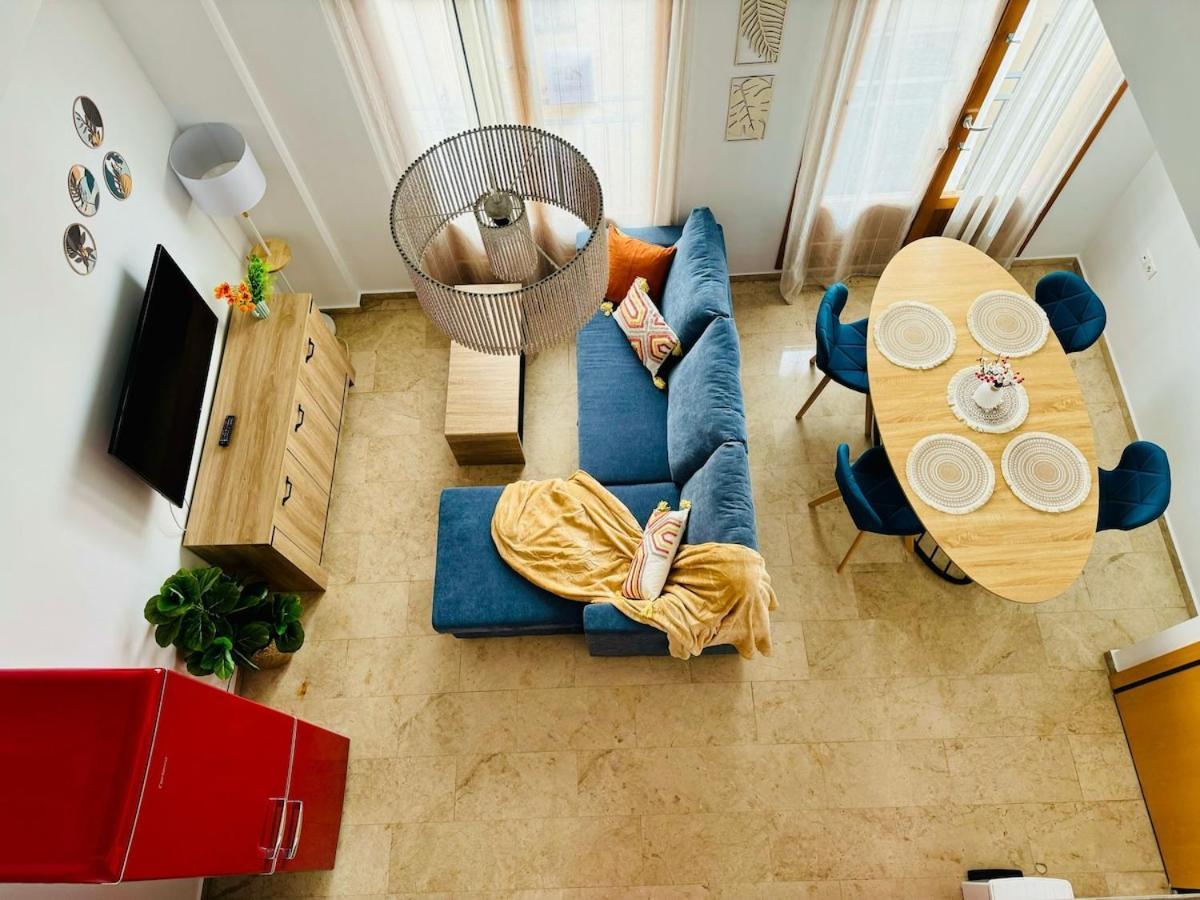 Abat 3 Cool & Wide Duplex Next To The Cathedral