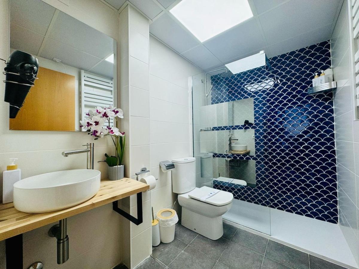 Abat 3 Cool & Wide Duplex Next To The Cathedral Apartment