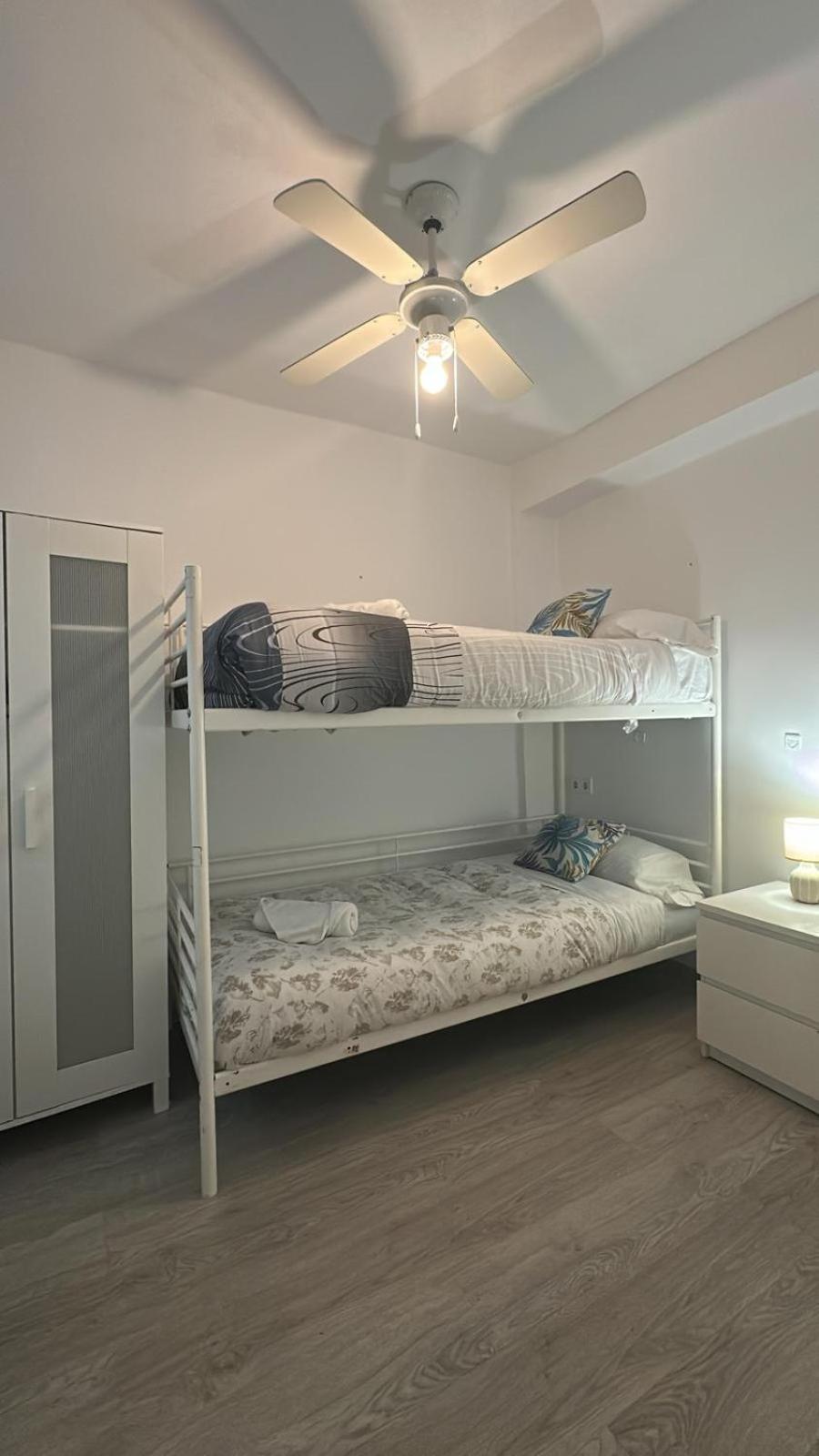 De Tres Habitaciones, Playa * Valencia