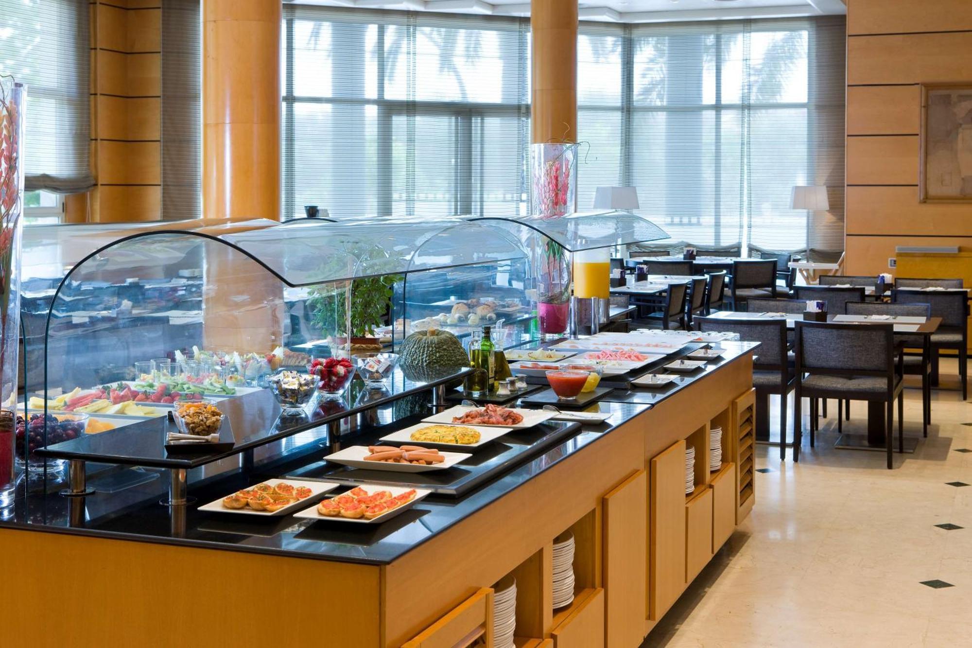 Nh Center Hotel 4*