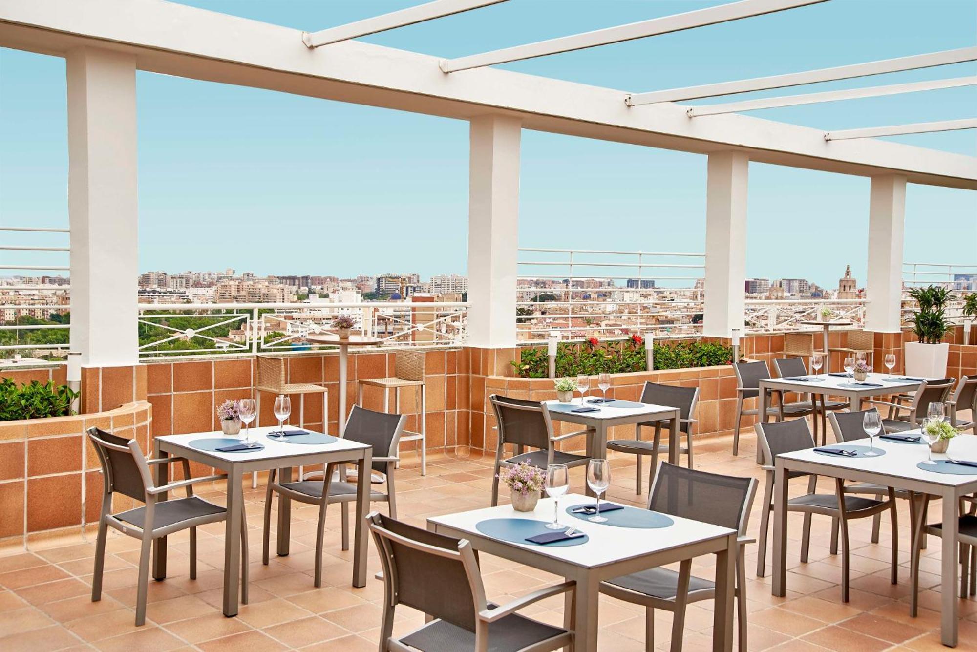 Nh Center Hotel 4*