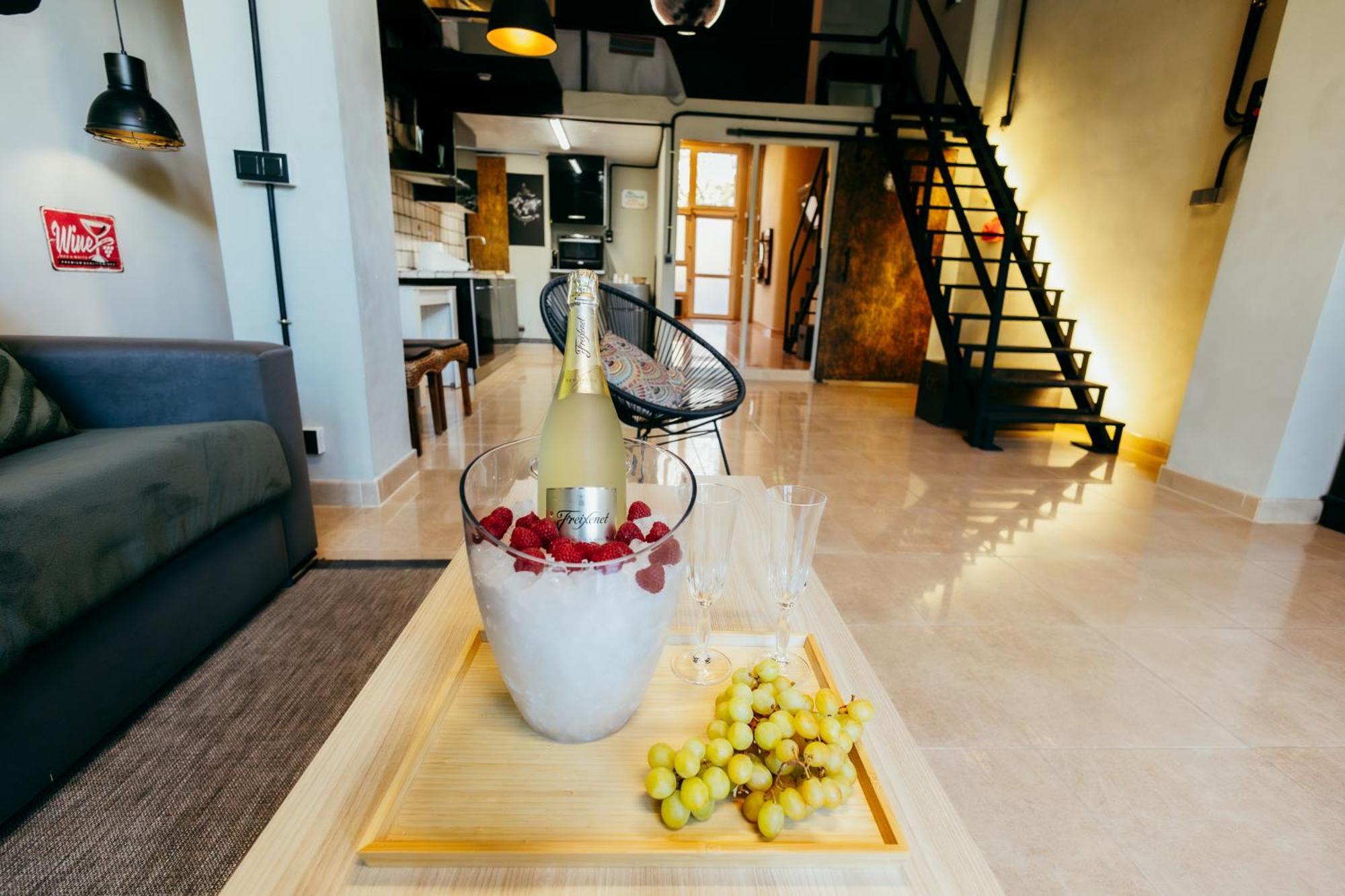 Apartment Apartment Ruzafa Roots, 12 Min To Centre, Smart Tv, Wine