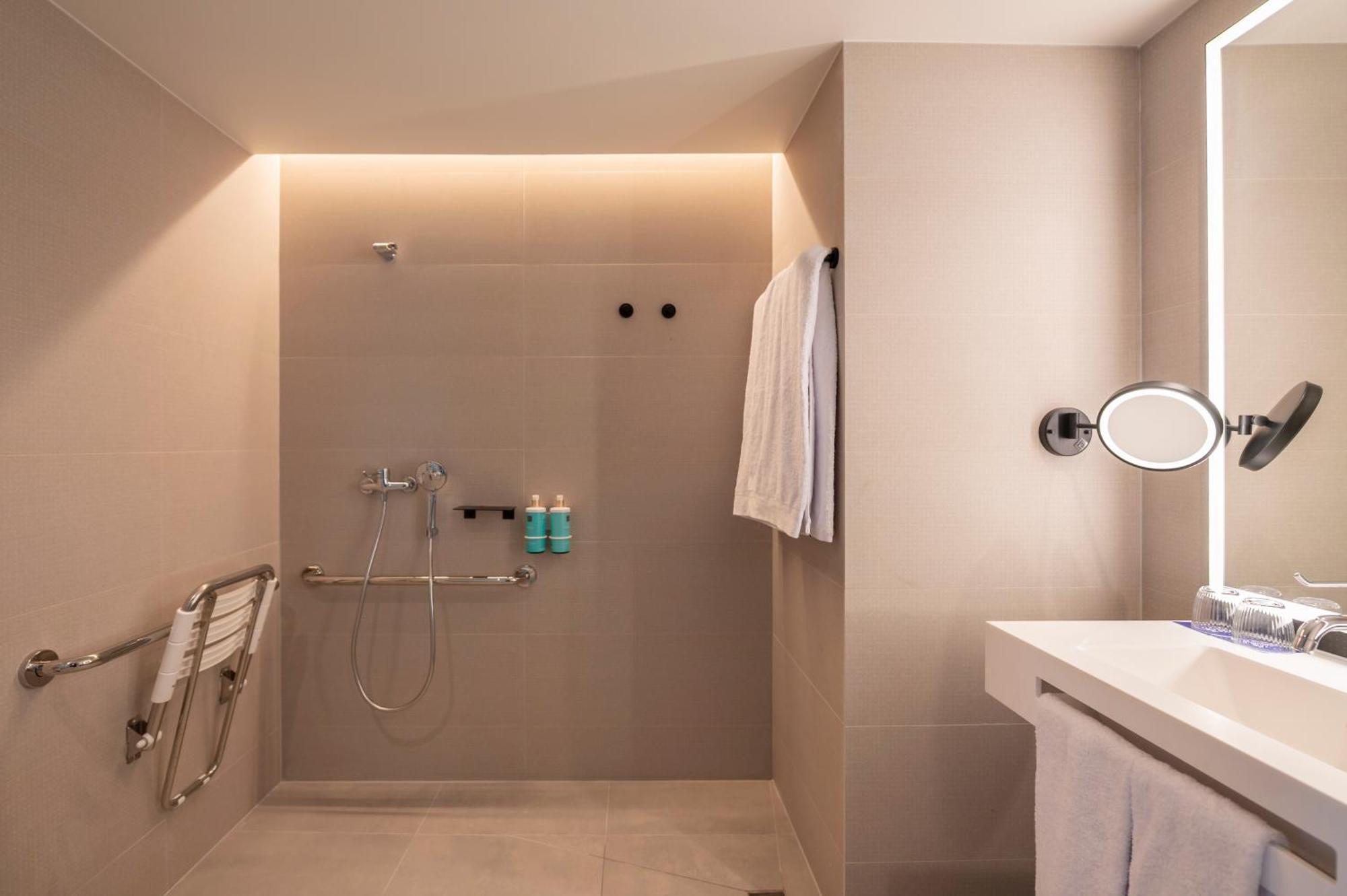 Hotel Novotel Lavant 4*