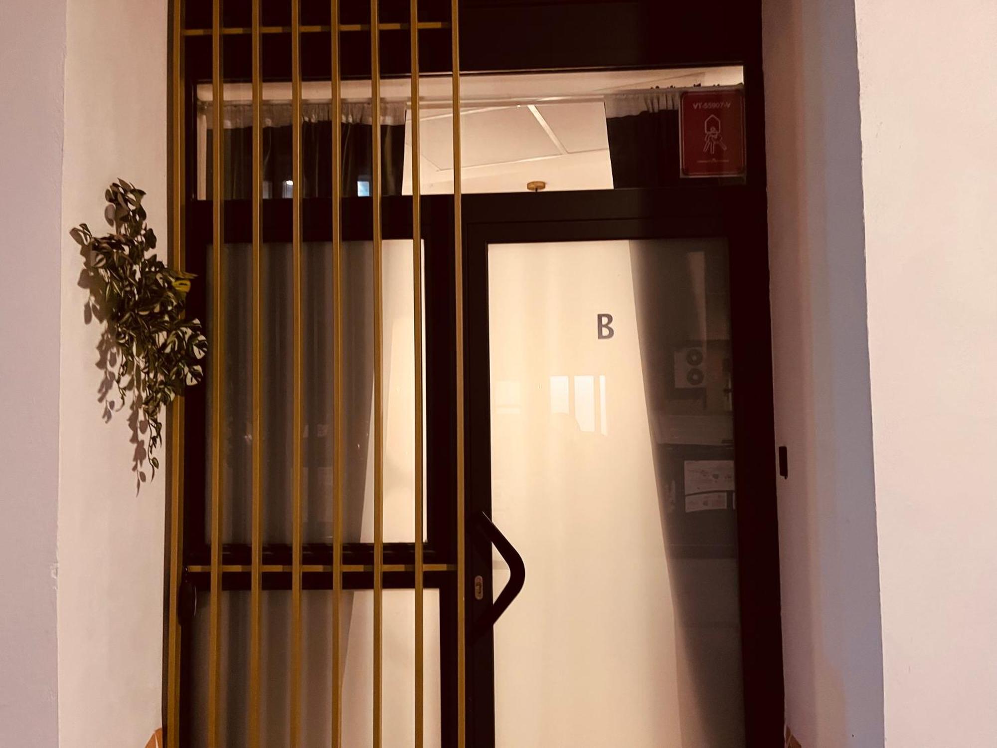 Con Entrada Independiente A Pocos Pasos De La Ciudad De Artes Y Ciencias Y El Oceanografic A Solo 1 Minuto Caminando Del Jardin Del Turia Appartement *